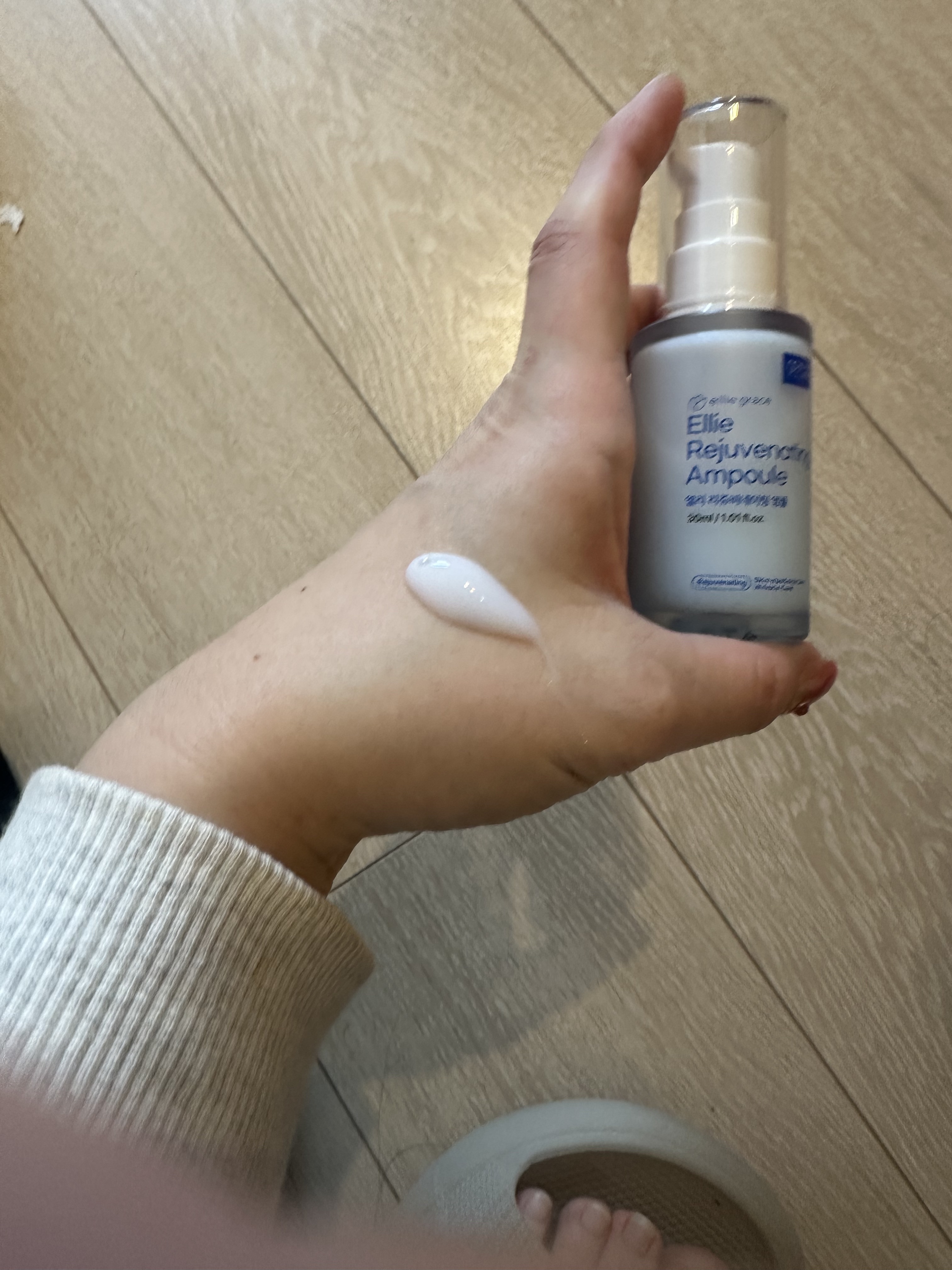 Ellie Grace PDRN＋EGF 高濃度リジュビネーションアンプル 30ml 敏感肌にも


#pr 

ダメージを受けた肌を、
ひとしずくの力で集中的に回復。 PDRNとEGF成分が肌の 奥深くまで浸透し、ダメージを
受けた肌を集