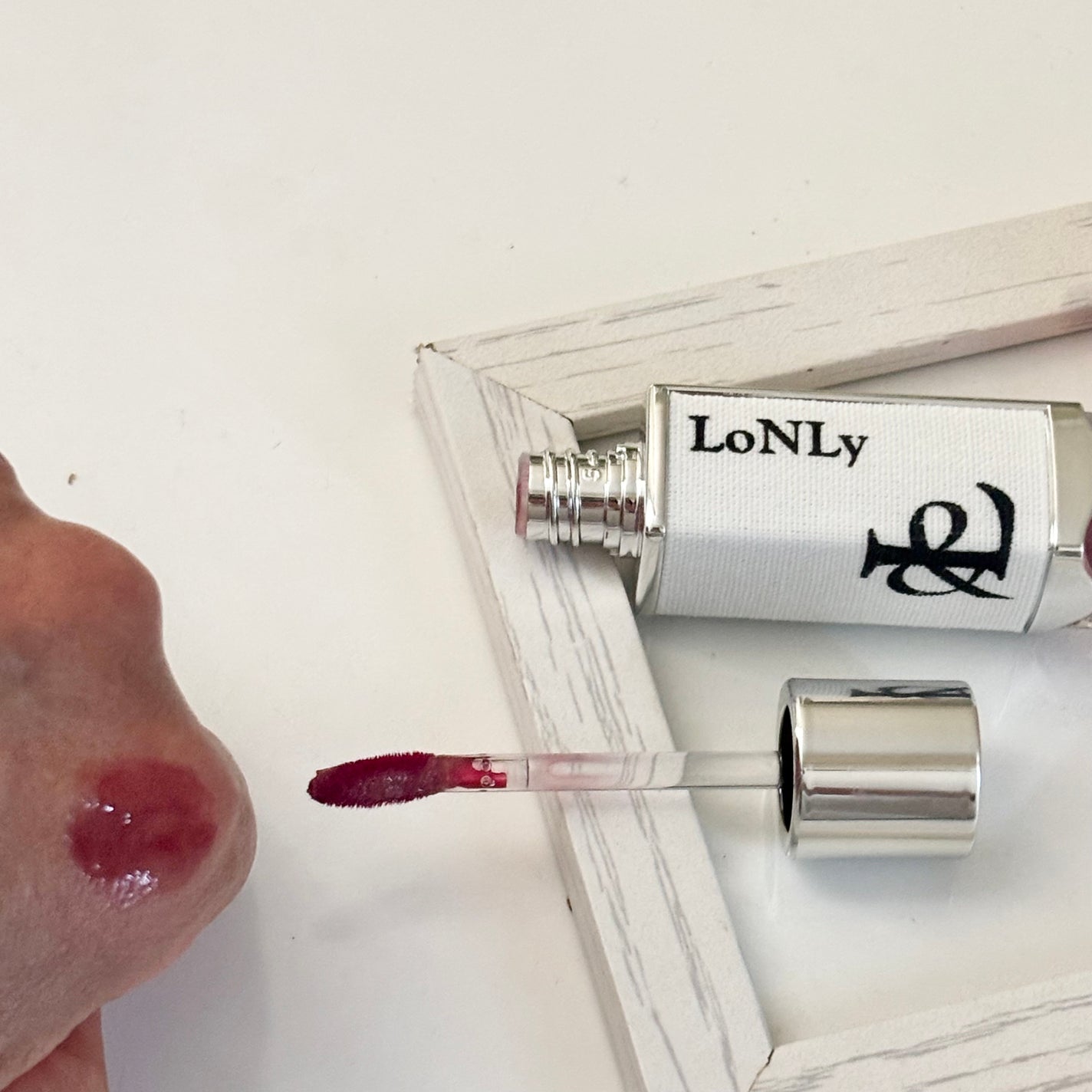 キャンドルライトジュレティント/LoNLy /リップティントを使ったクチコミ(4枚目)