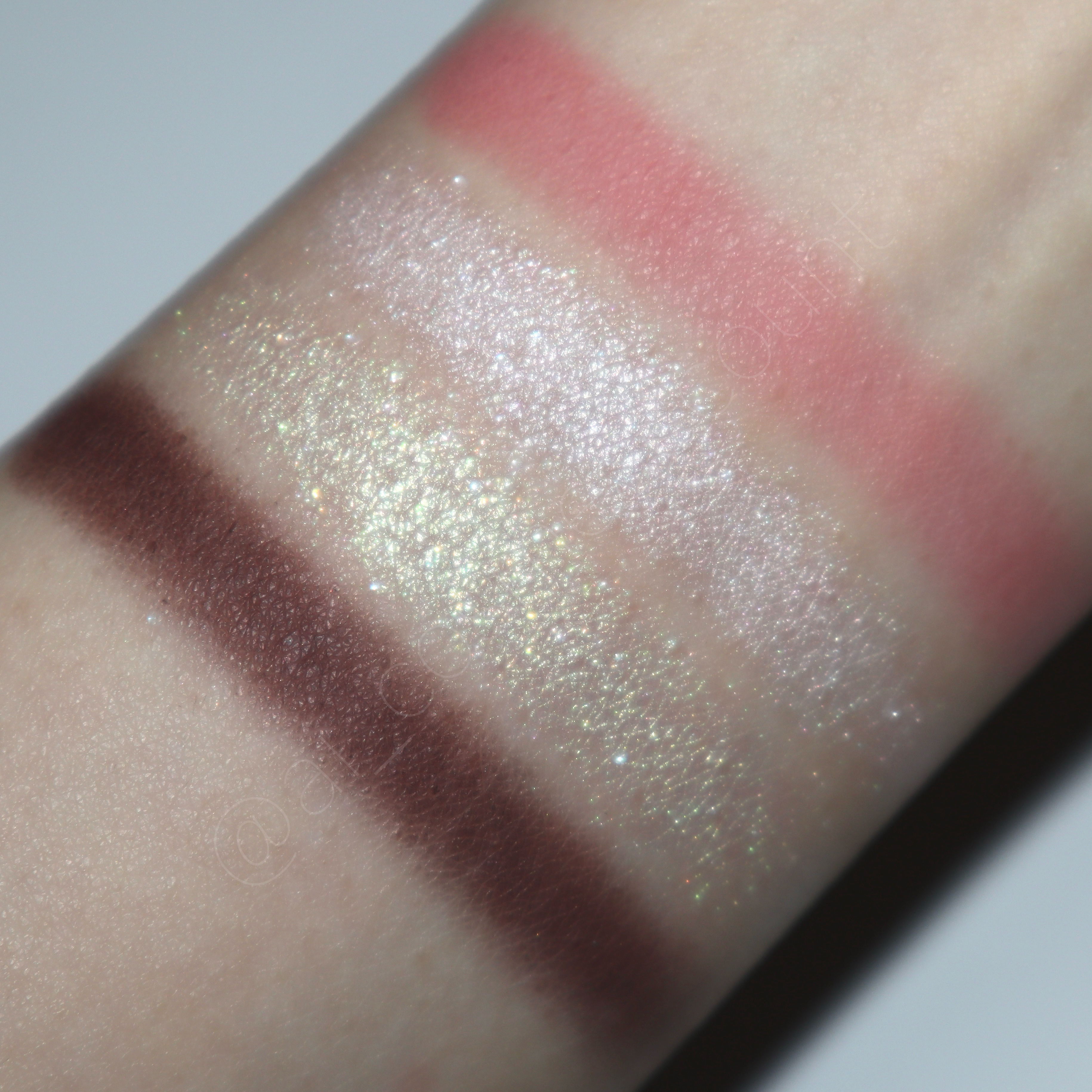 ベターザンアイズ/rom&nd/アイシャドウパレットを使ったクチコミ（3枚目）