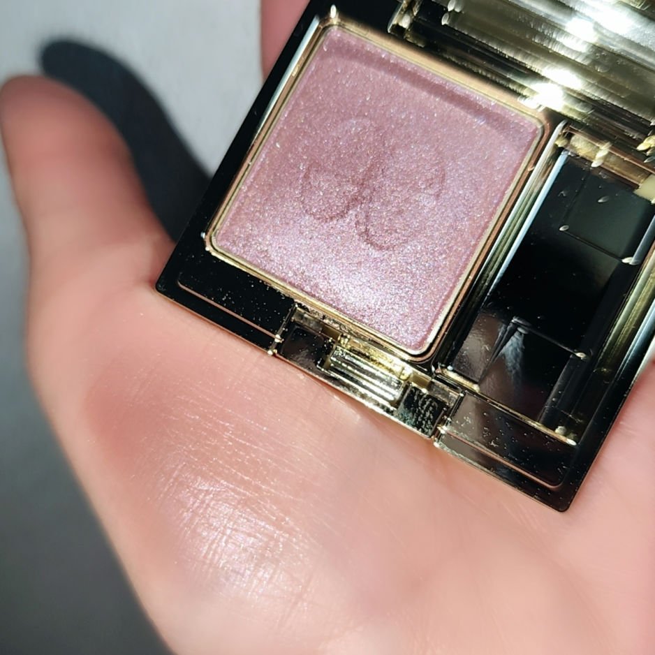 エレガンス プレジール アイズ/Elégance/単色アイシャドウを使ったクチコミ（3枚目）