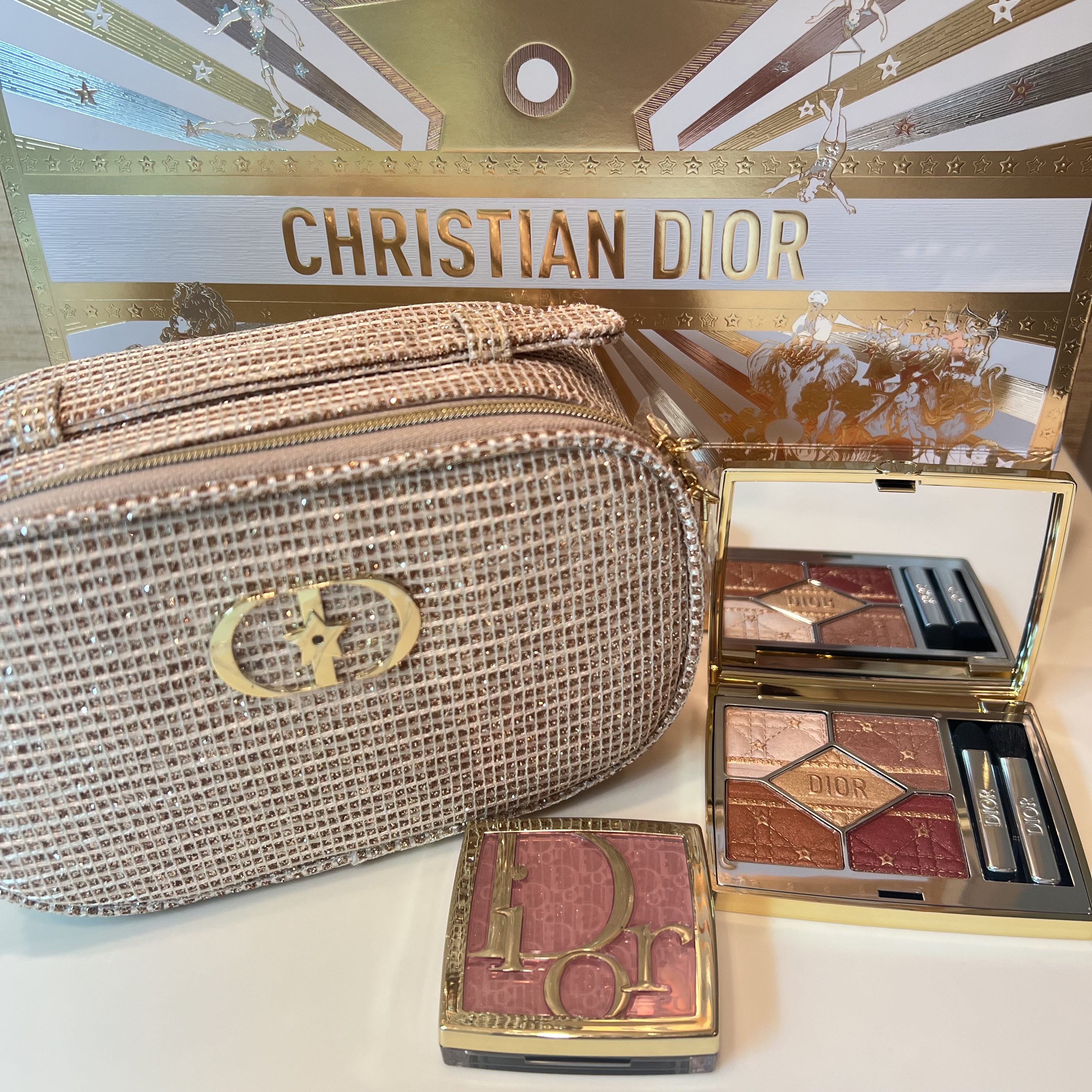 バックステージ ロージー グロウ（ホリデーコレクション 2025 限定品）/Dior/チークを使ったクチコミ（1枚目）