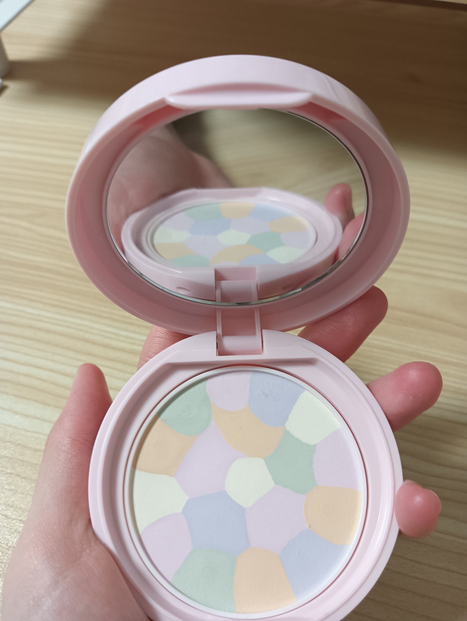 マシュマロフィニッシュパウダー　～Abloom～/キャンメイク/プレストパウダーを使ったクチコミ（2枚目）