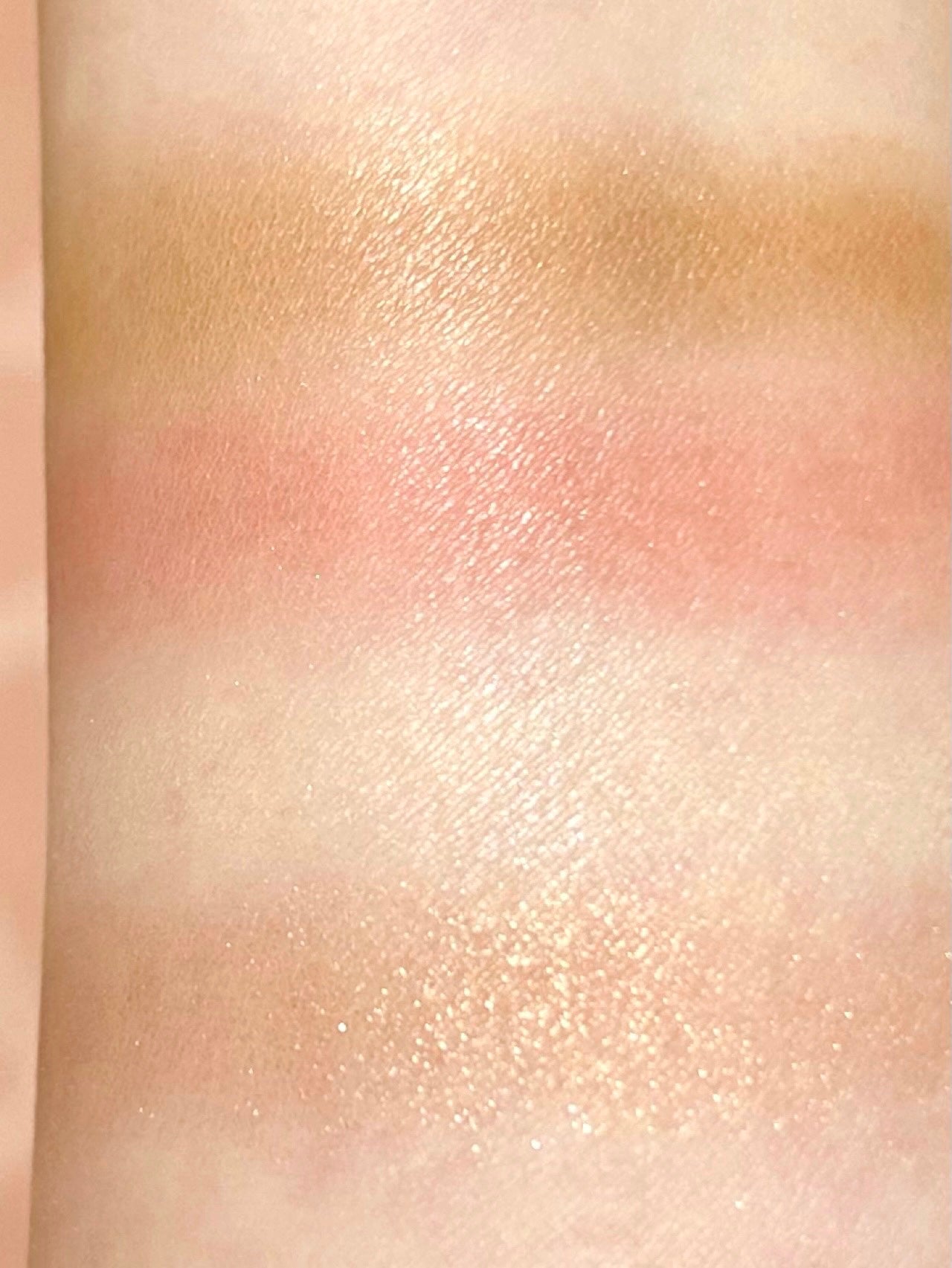 フェイスカラーパレット/チャコット・コスメティクス/アイシャドウパレットを使ったクチコミ(2枚目)