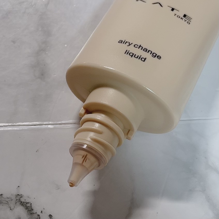 ケイト エアリーチェンジリキッド/KATE/リキッドファンデーションを使ったクチコミ（2枚目）