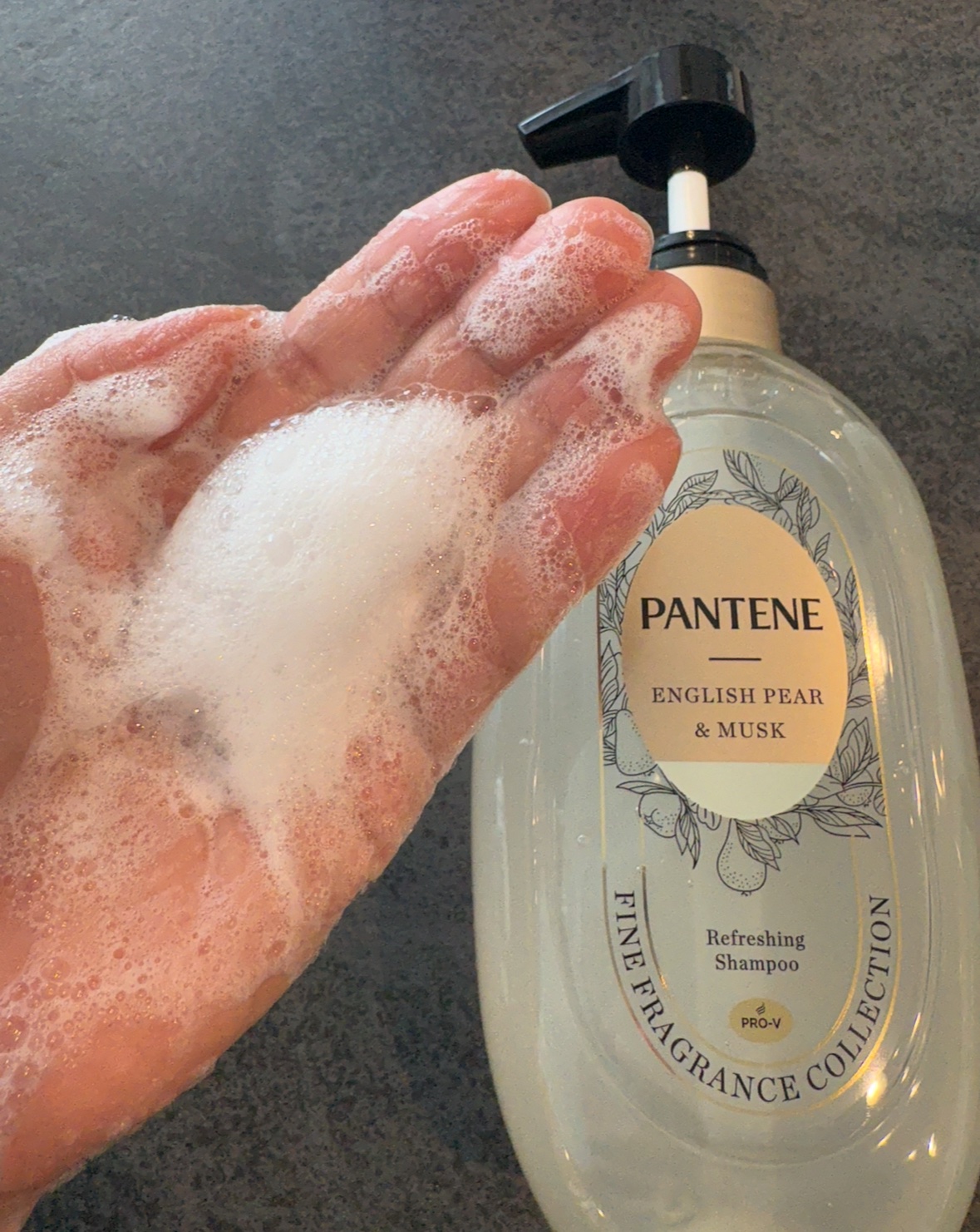 ファインフレグランスコレクション イングリッシュペアー＆ムスクの香り リフレッシングシャンプー/トリートメント/パンテーン/市販シャンプーを使ったクチコミ（2枚目）