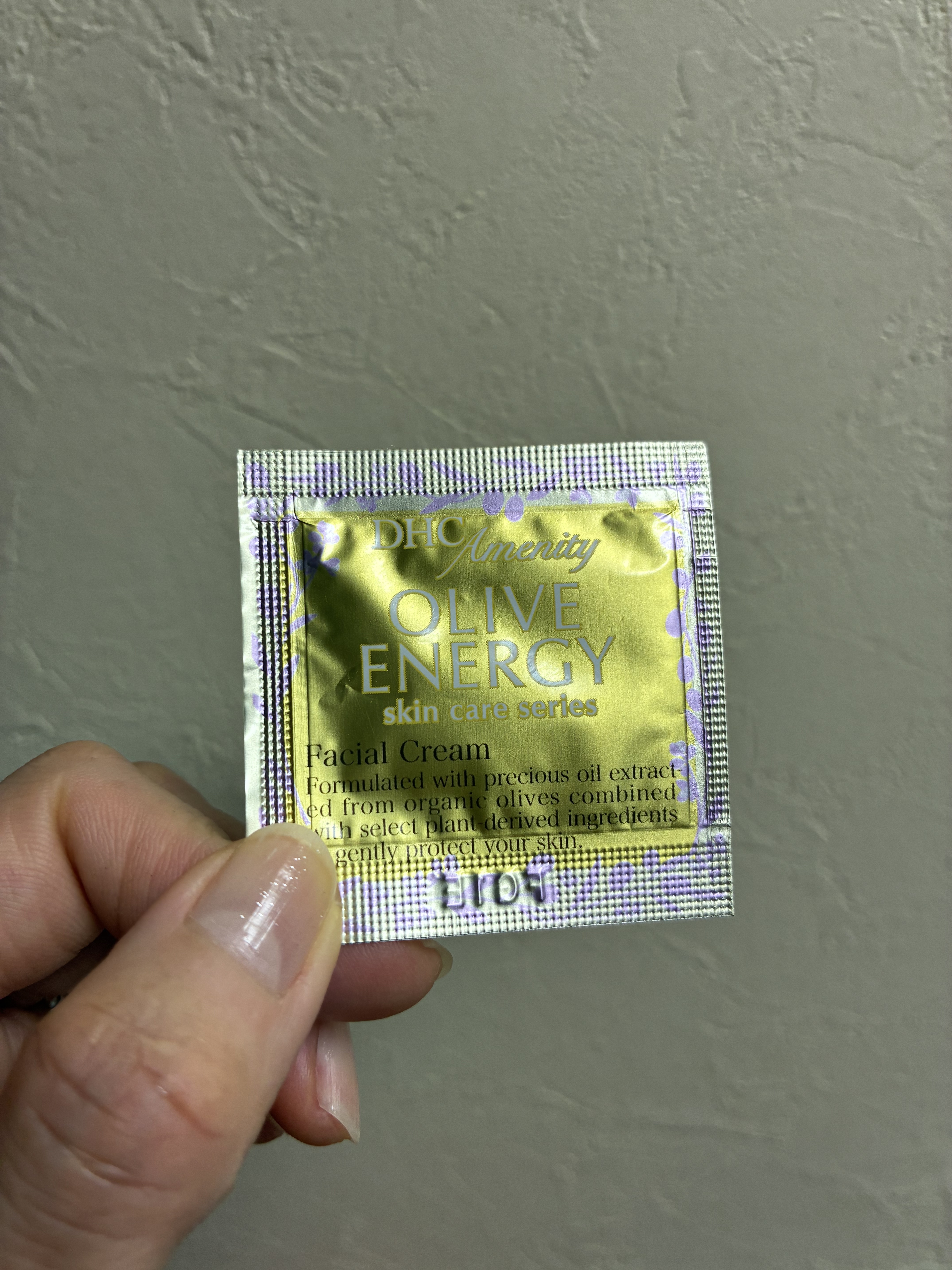 オリーブバージンオイル エッセンシャルクリーム/DHC/フェイスクリームを使ったクチコミ（1枚目）