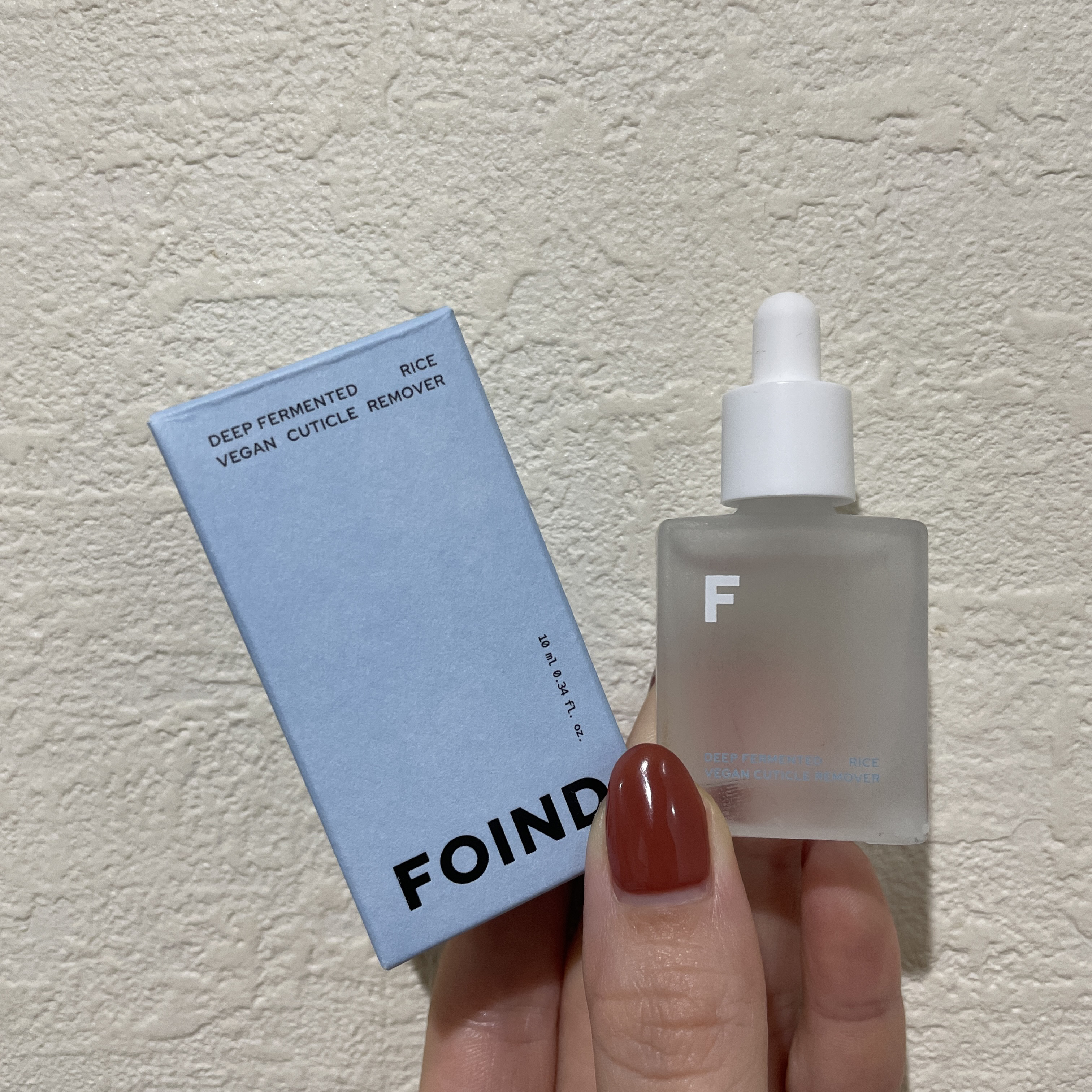 簡単に甘皮が処理できるようになる、
キューティクルリムーバー！

セルフネイルしていると
1番難しいなって思うのが
甘皮処理なんですが
これを馴染ませるだけで
簡単に甘皮処理出来るようになりました◎

サラサラなので
転かすの注意！ですが
