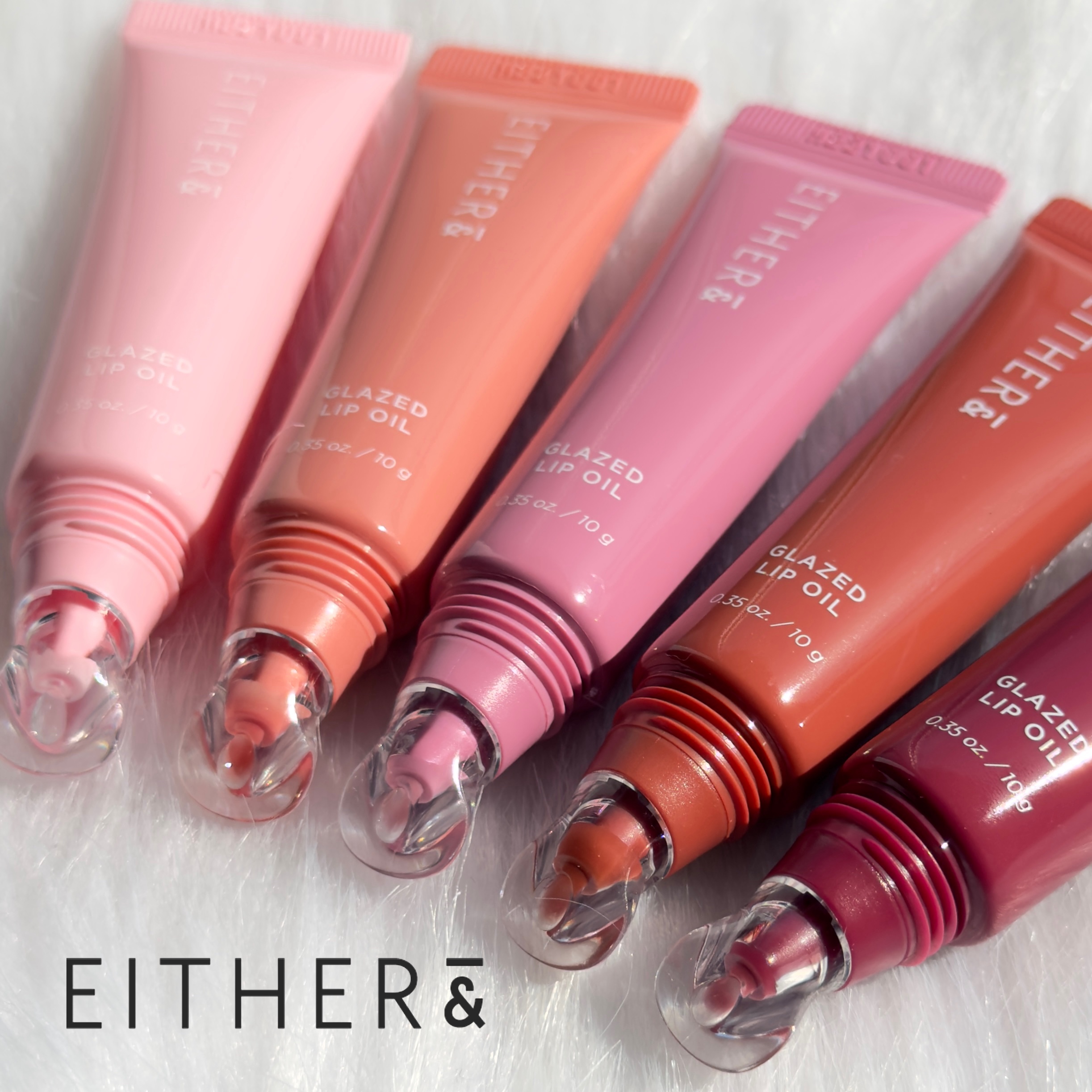 ちゅるぷるん🫧
水膜みたいなツヤ感が可愛い😖💞

💄 EITHER&（イーザーアンド）
グレーズド リップオイル

軽めのオイルでベタつきにくく
さっと塗れるアイロン形状チップ採用🪄︎︎◝✩

唇がきれいに見える仕上がりで
手持ち