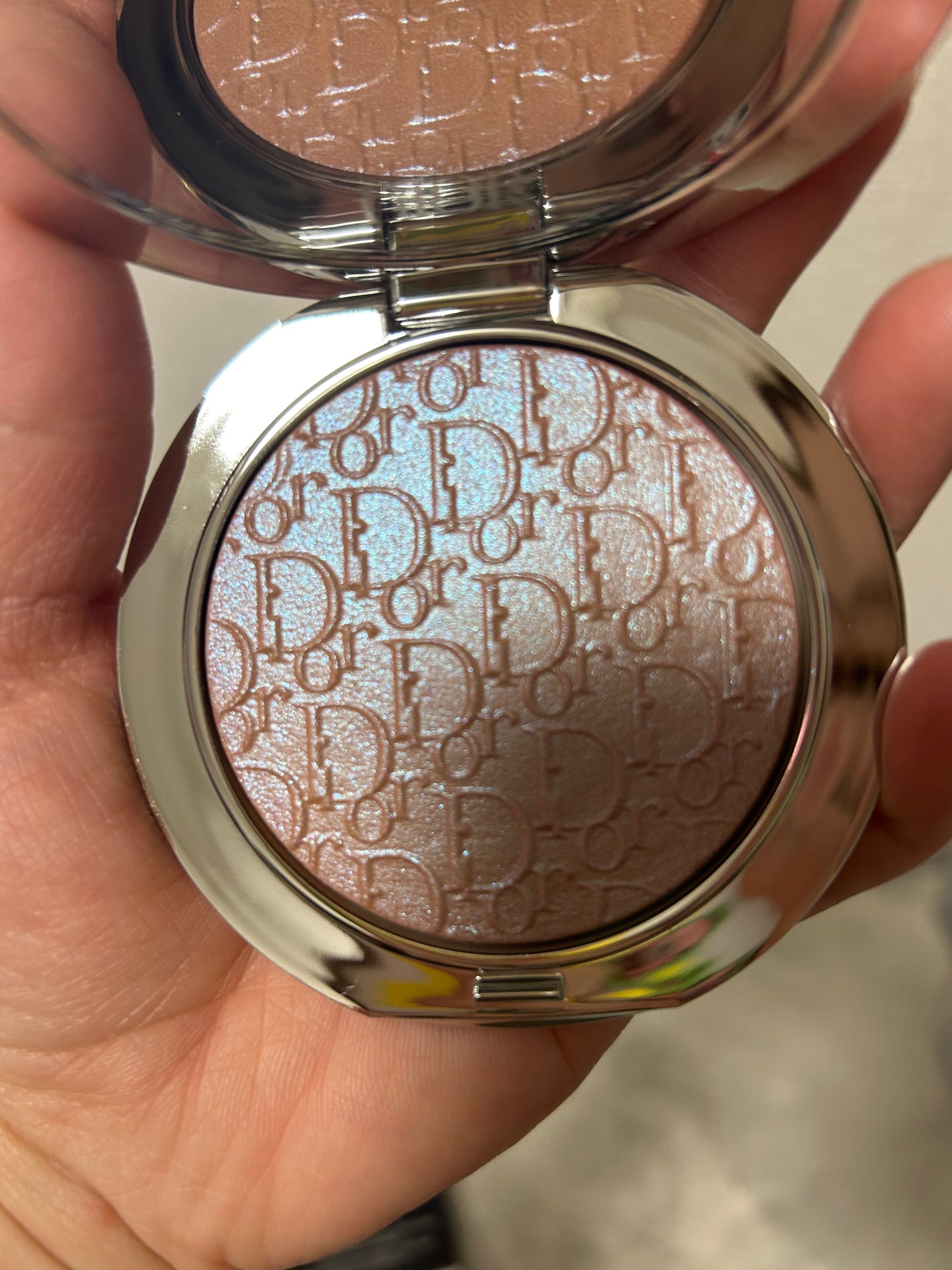 ディオールスキン フォーエヴァー グロウ ルミナイザー(スプリング コレクション 2026 限定品)/Dior/ハイライト・シェーディングを使ったクチコミ(2枚目)