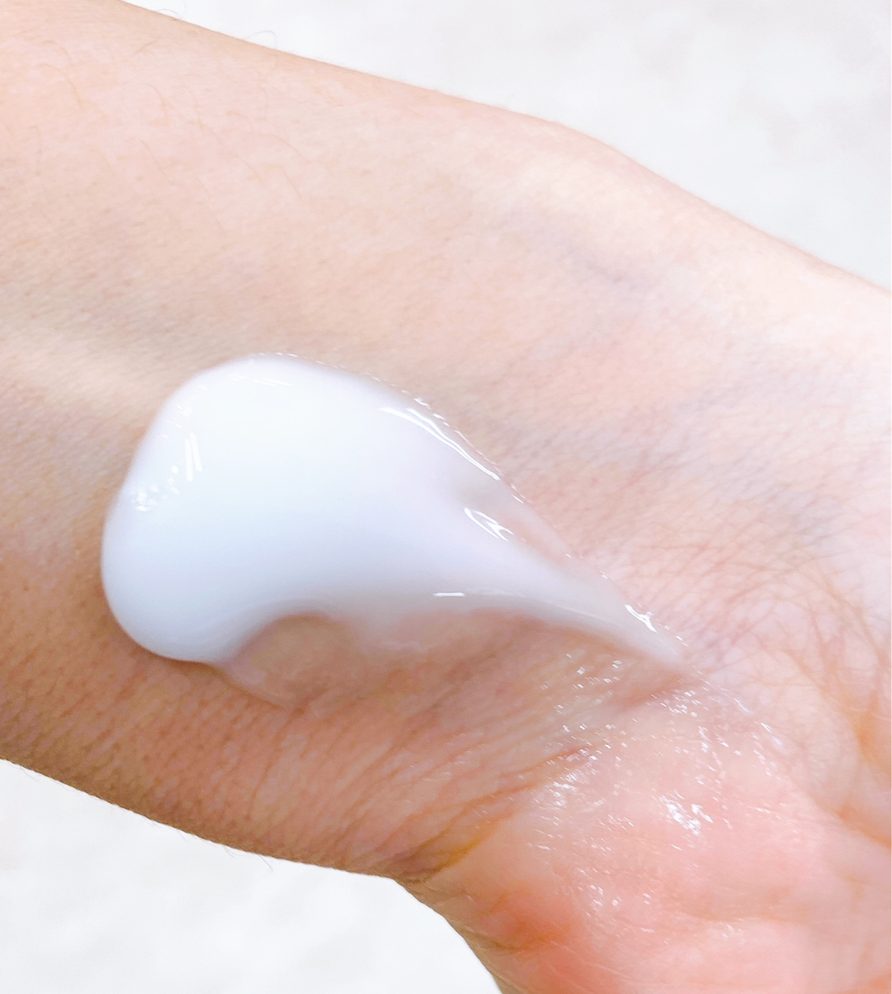 【医薬部外品】ニベア ルーセントビューティ シルクブライトニング ブライトニング美容液ボディミルク/ニベア/ボディミルクを使ったクチコミ（2枚目）