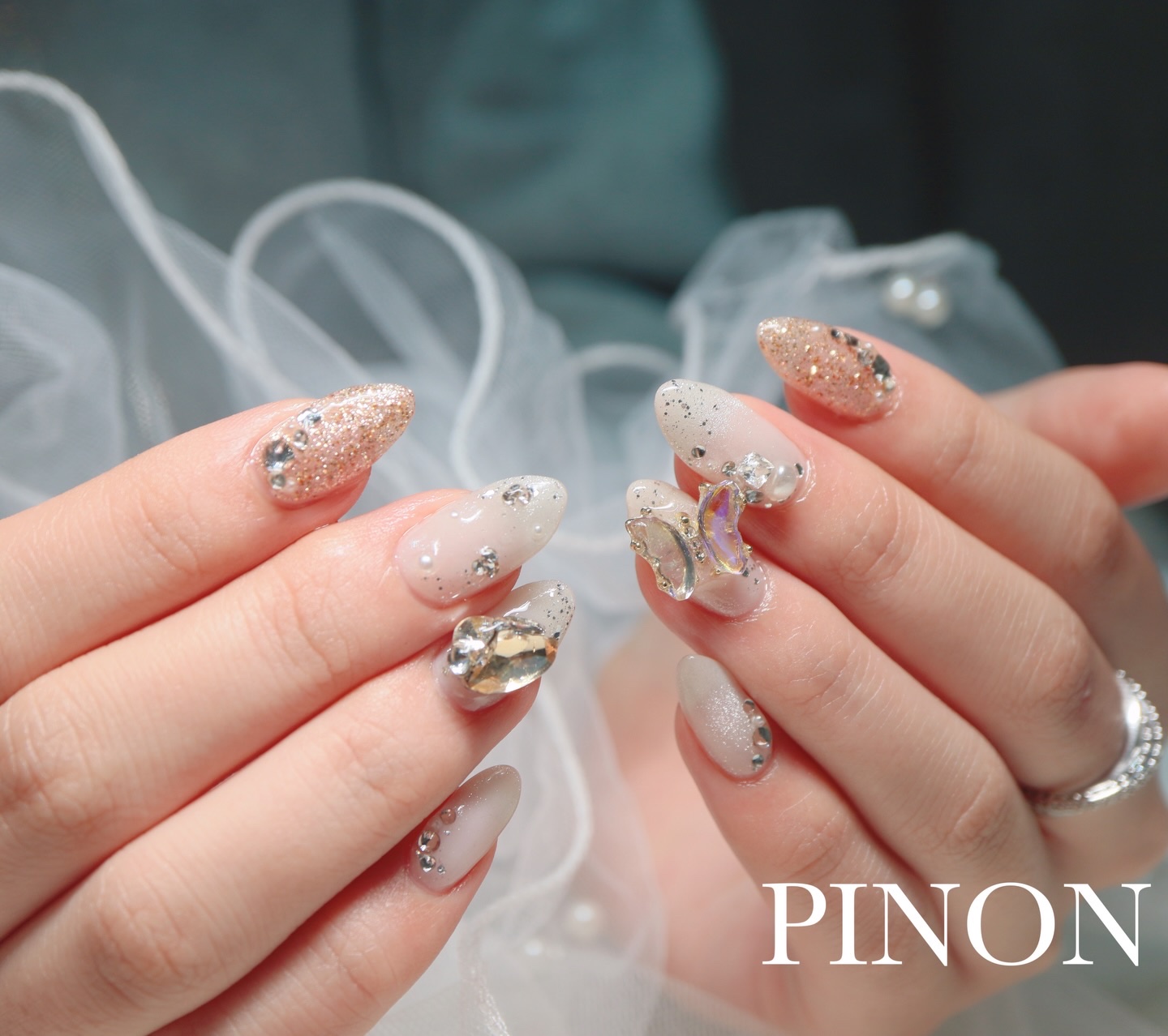 #蝶ネイル,#キラキラネイル,#成人式ネイルのネイルデザイン