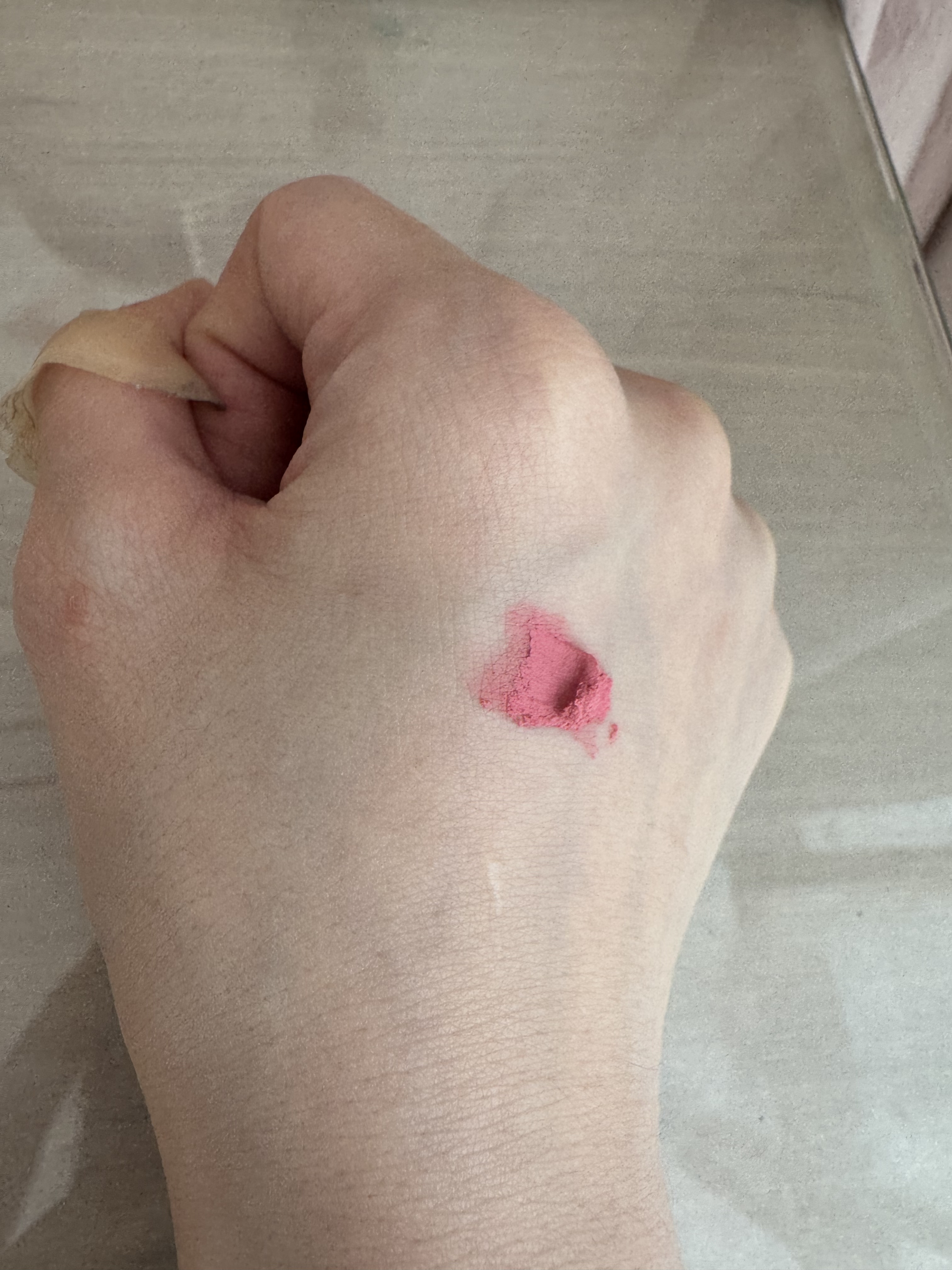 ディオールスキン フォーエヴァー ブラッシュ ソフト フィルター/Dior/チークを使ったクチコミ（2枚目）