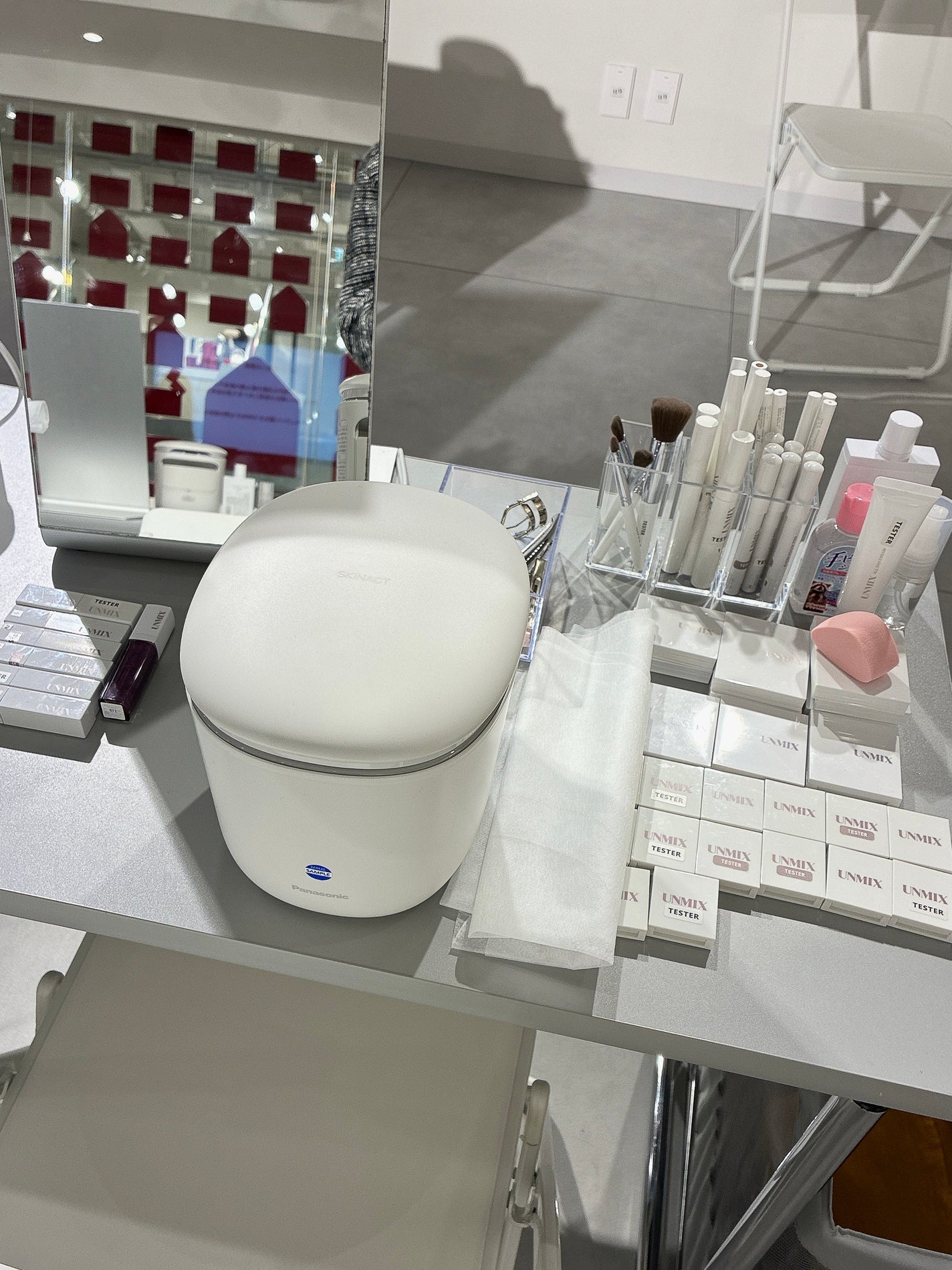 まぬ@フォロバ on LIPS 「パナソニックビューティーで行われた吉川康雄さんのメイクレッスン..」(3枚目)