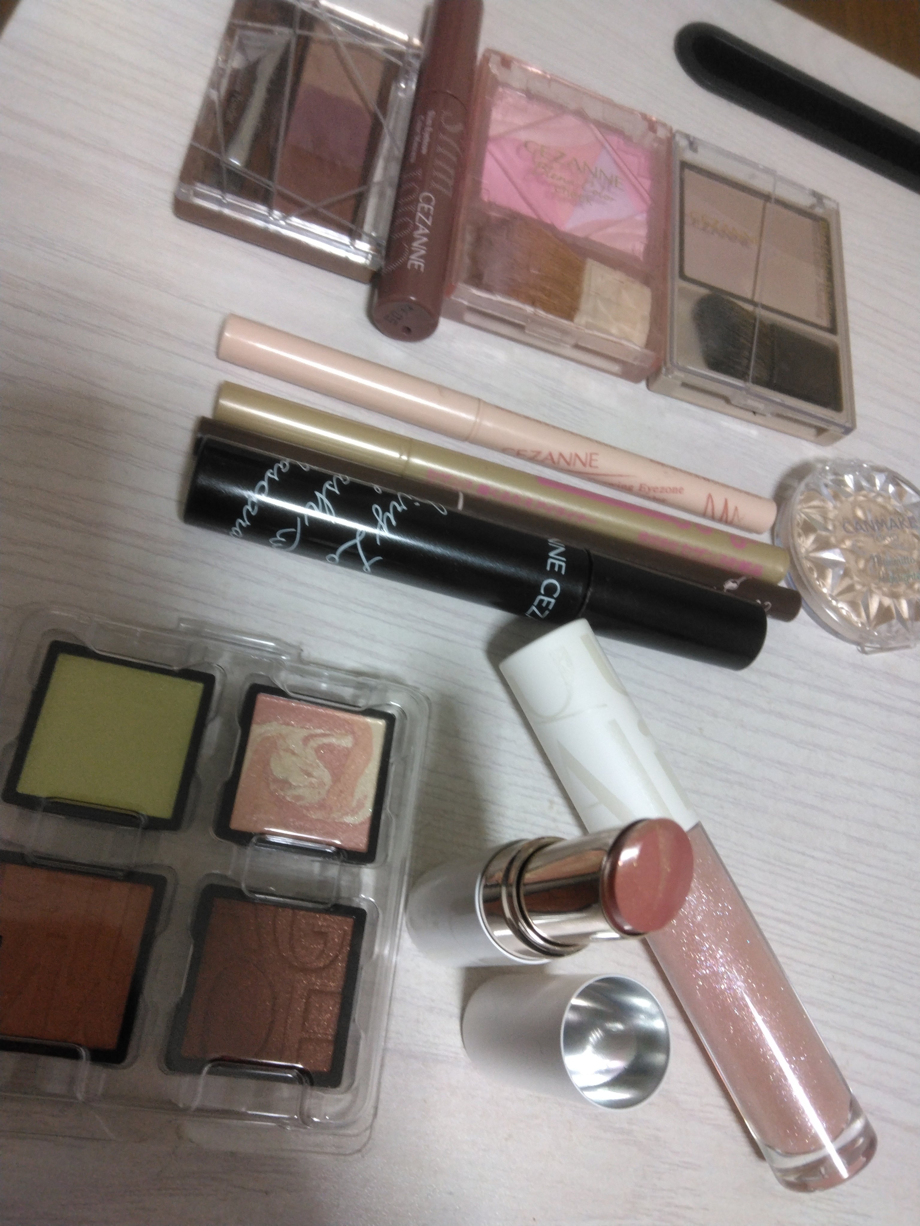 Bloom Collection グロスプランパー（限定カラー） BE100 シマーリングブロンズ/マキアージュ/リップグロスを使ったクチコミ（1枚目）