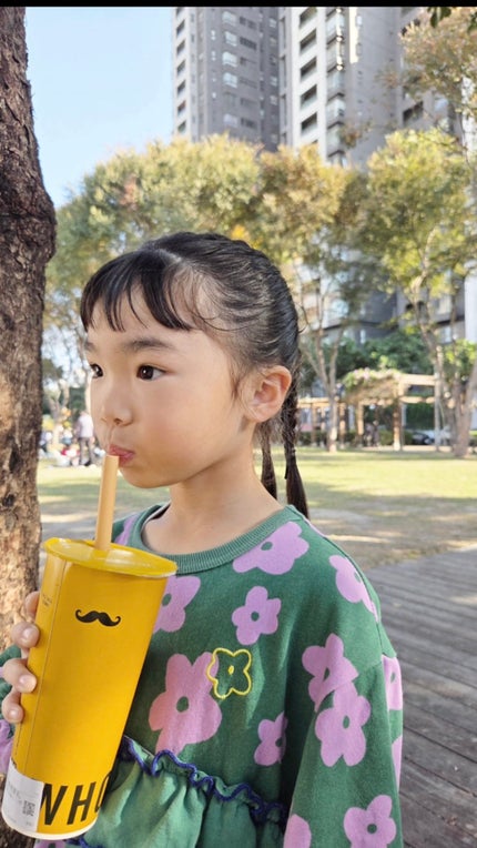 Yuki on LIPS 「娘のお気に入りのワンピースに合わせて後ろ姿も可愛く見えるよにポ..」(1枚目)