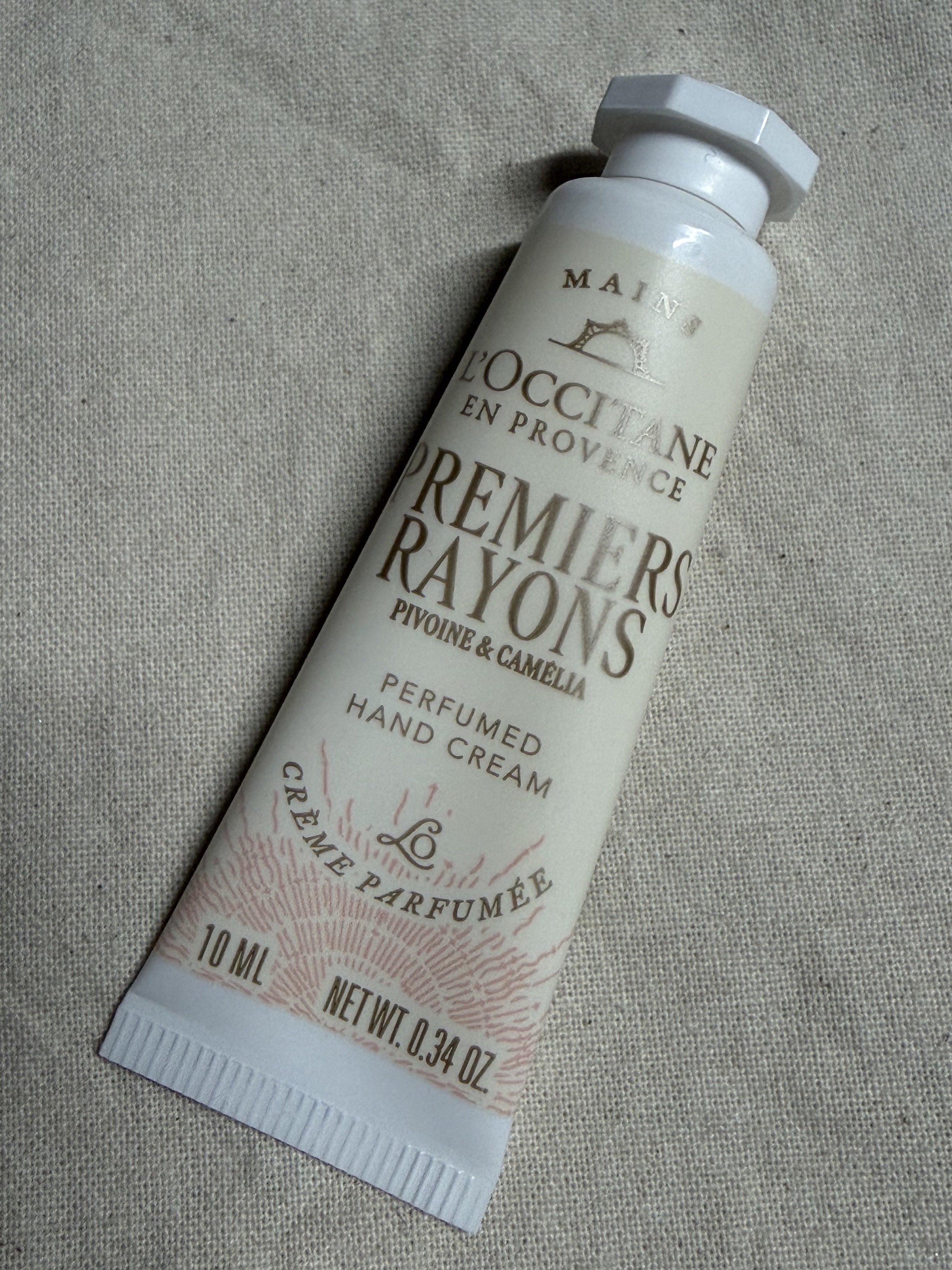 プルミエール レイヨン パフュームド ハンドクリーム/L'OCCITANE/ハンドクリームを使ったクチコミ（2枚目）