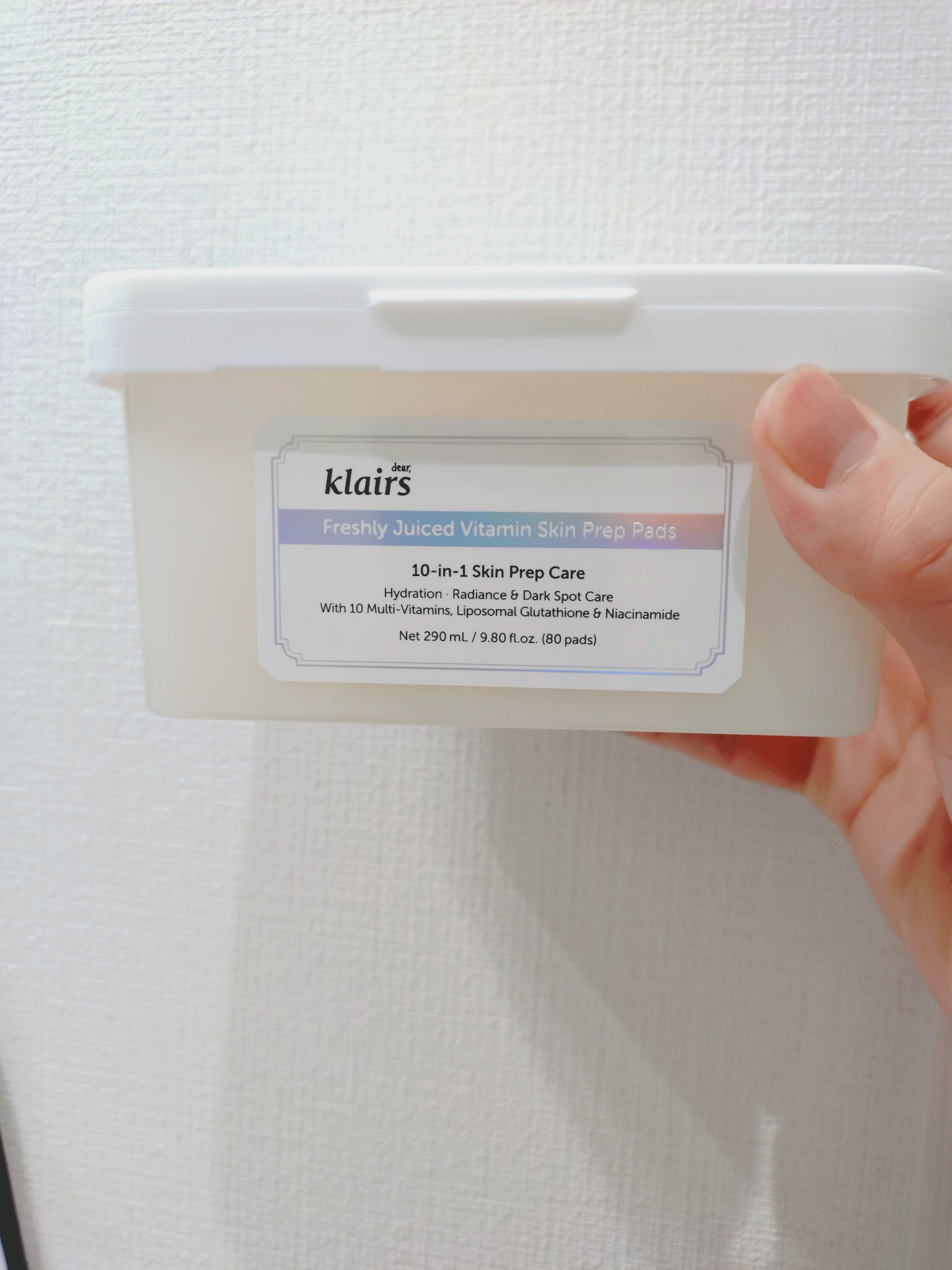 小田切ヒロ先生が紹介していたKlairsビタグル10マスクの80枚入りを使い出しました。ピッカーで引っかけて取る新しい発想と分割して自由に貼れるシートに魅力を感じました。

グルタチオンとかビタミンが豊富なパックです。今日の私の肌には、少し