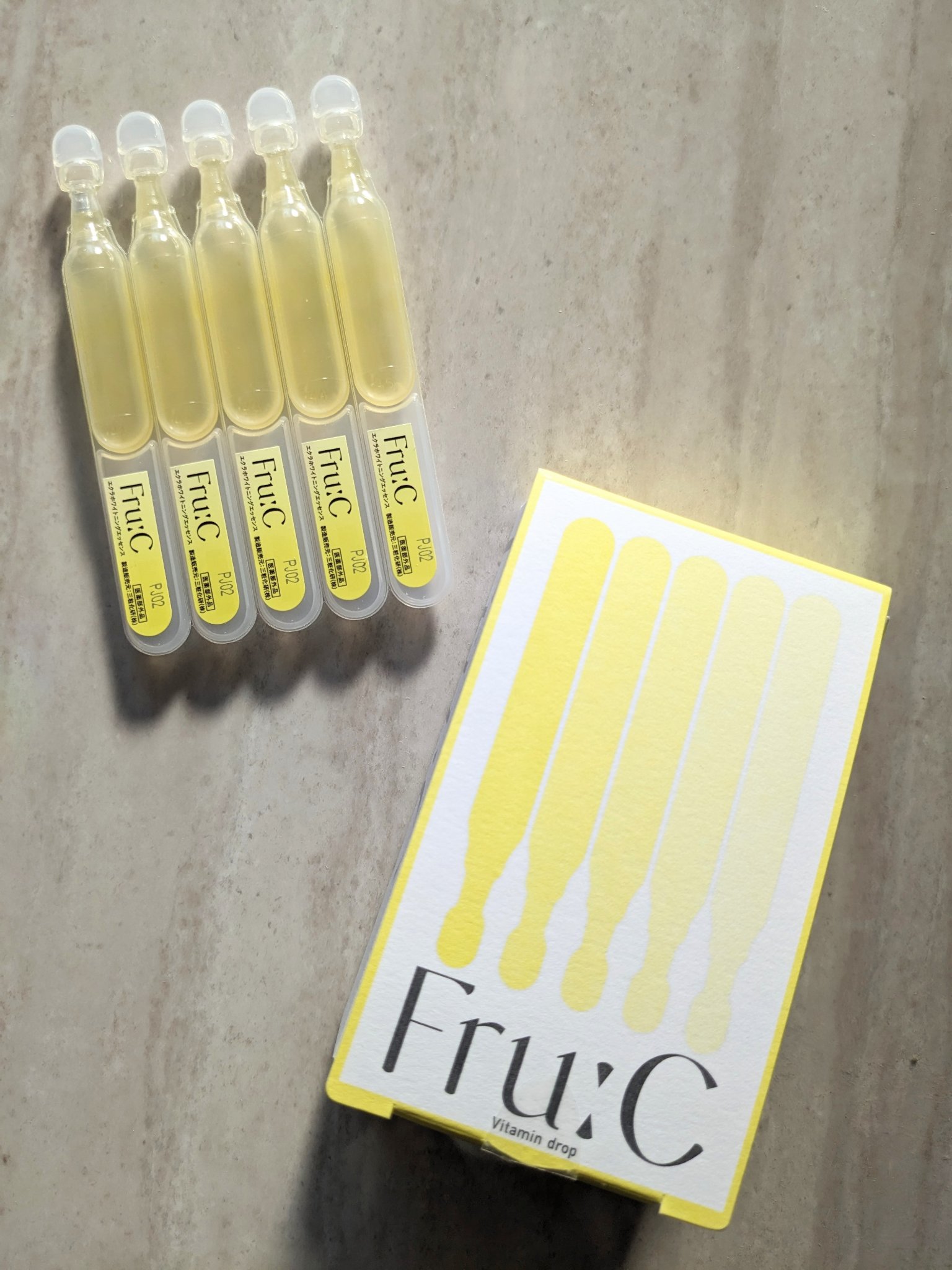 Fru:C ビタミンドロップ5包を使ってみました✨

＼無菌密封ビタミンC美容液✨／
できたてビタミンCを、新鮮なまま閉じ込めました💛

一回使い切りタイプで、衛生的です◎

ビタミンＣは空気に触れると壊れやすいので、ビタミンCをヒアルロ