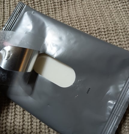 チャコット・コスメティクス クレンジングシートのクチコミ「〘チャコット・コスメティクス クレンジングシート〙
これ1枚で、メイク落とし+洗顔+化粧水。
.....」(2枚目)