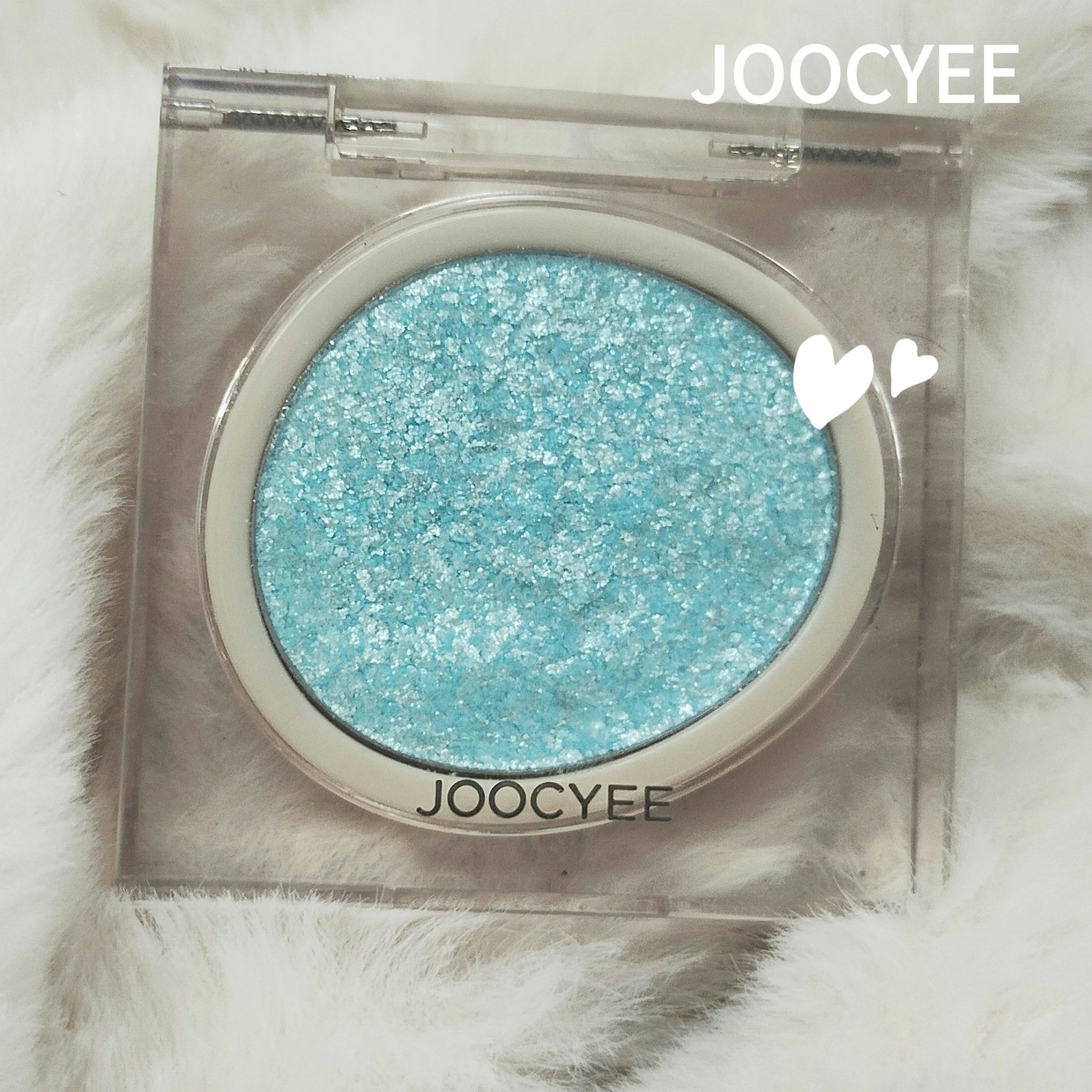 Joocyee  DAYDREAMERS シングルアイカラー

プチプラだけど粉飛びもしないしめっちゃいい！！

水色だけど発色はシルバーっぽい！！

ギラギラって感じで結構ギャル味が強い！！

#ギャル #ラメ #プチプラ #Joocye