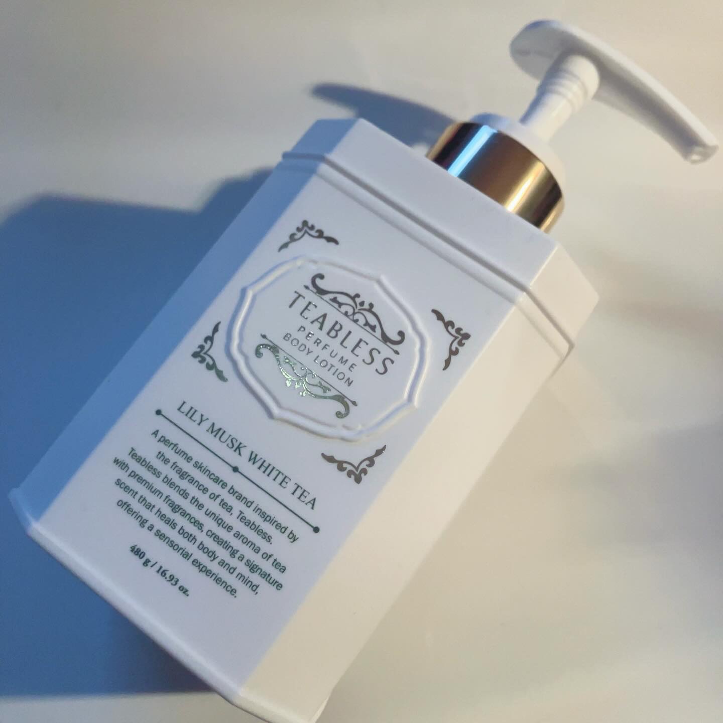 パフュームボディローション リリィムスクホワイトティー/TEABLESS/ボディローションを使ったクチコミ（2枚目）