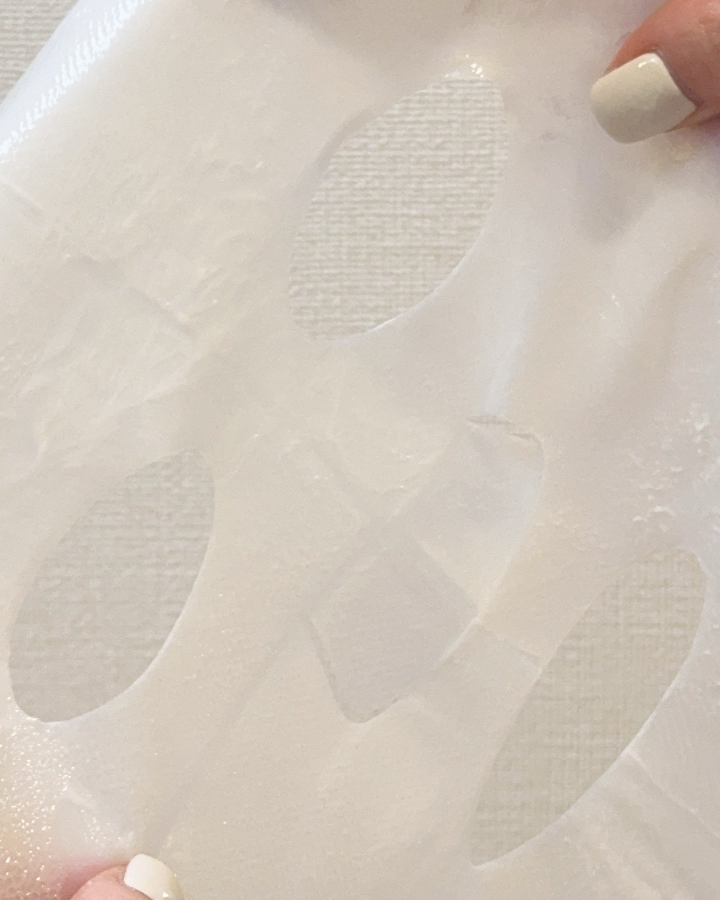 FEMMUE ドリームグロウマスク RR(透明感・キメ)のクチコミ「￤密着シートで、透き通るようなキメ肌￤

FEMMUE（ファミュ）@femmue_japan
.....」（3枚目）