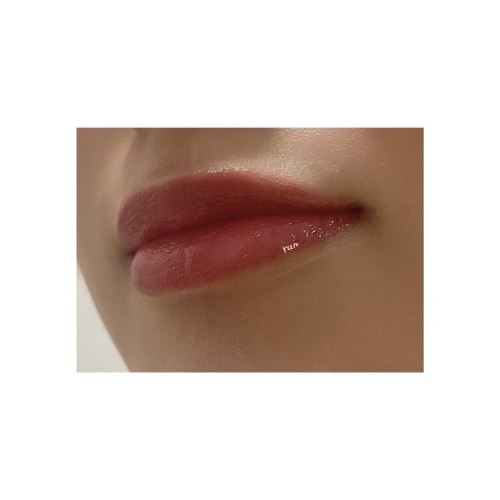 GLOWY TINT BALM 03 MULBERRY BALM/AOU/リップグロスを使ったクチコミ（2枚目）