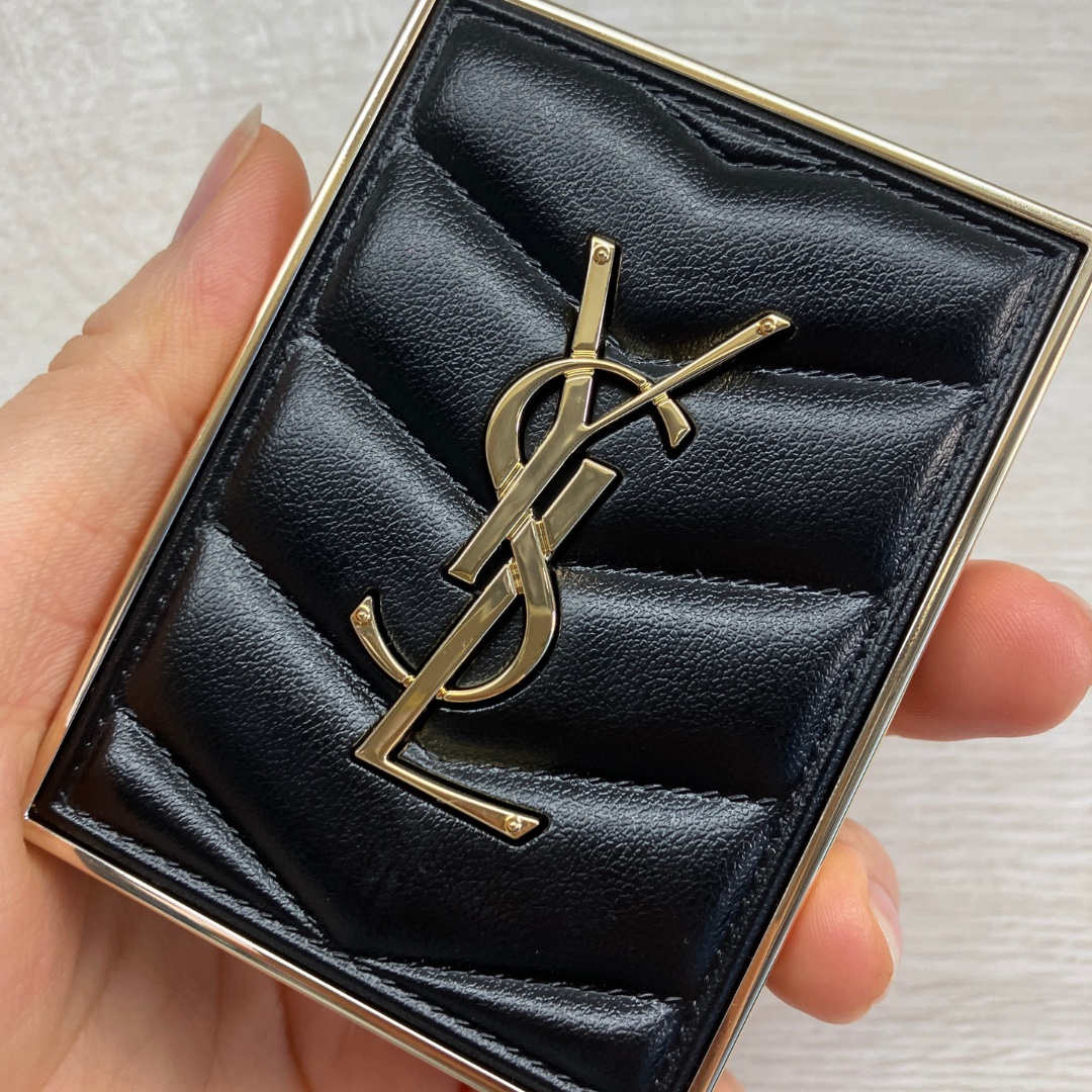 クチュール ミニ クラッチ/YVES SAINT LAURENT BEAUTE/アイシャドウパレットを使ったクチコミ（3枚目）