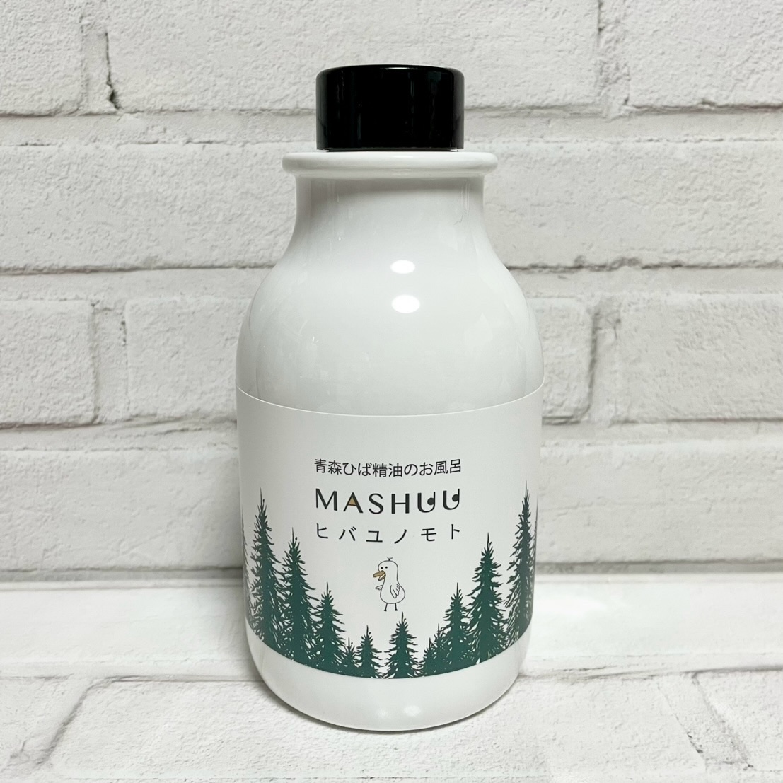 無添加入浴剤 MASHUU ひば湯の素500ml

一日の終わりに、深呼吸したくなるような入浴時間を🛁*。
無添加入浴剤 MASHUU ひば湯の素 は「青森ひばの香りに包まれてお風呂に入りたい」という声から生まれた入浴剤です✨

原料はと