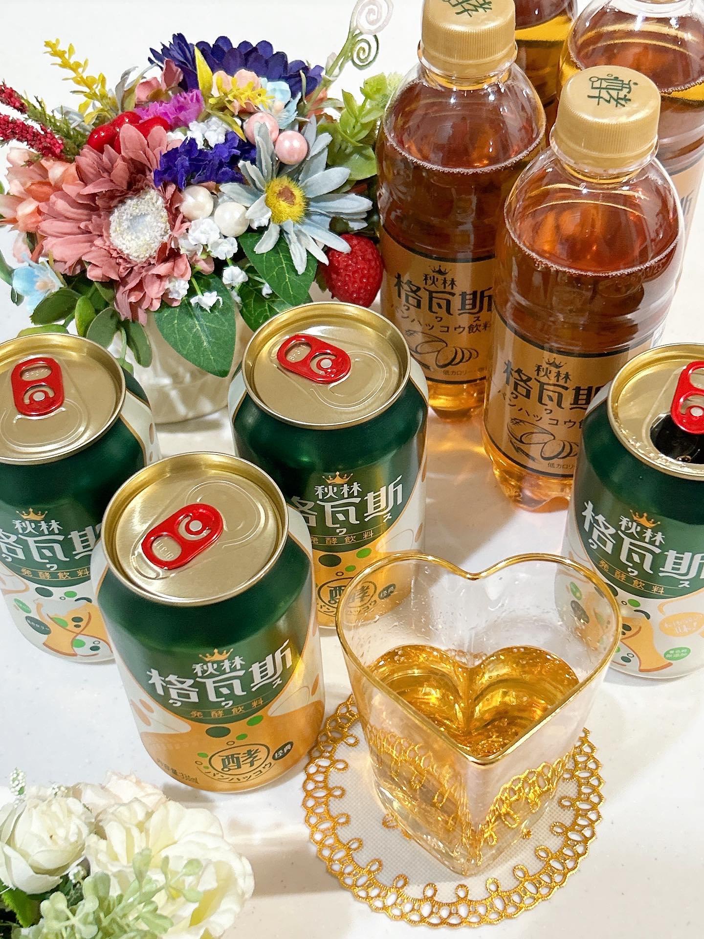 伝統的なパン発酵の飲み物🥰

この日飲んだのは @ccesscha さんのクワス❤️

初めて飲んだけど微炭酸で自然な甘みと爽やかな酸味😍

小麦粉と天然酵母の組み合わせによる味わいで後味はパンを感じる💕

娘にも
「パンの味がして美