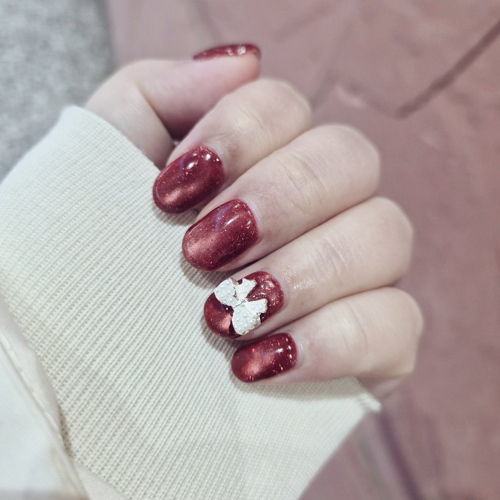 にゅーねいる💅🏻✨️
フラッシュマグかわいい！バレンタインまでもたないけど、バレンタイン意識してラブリーにした🎀
#洒落感ヌーディーネイル 