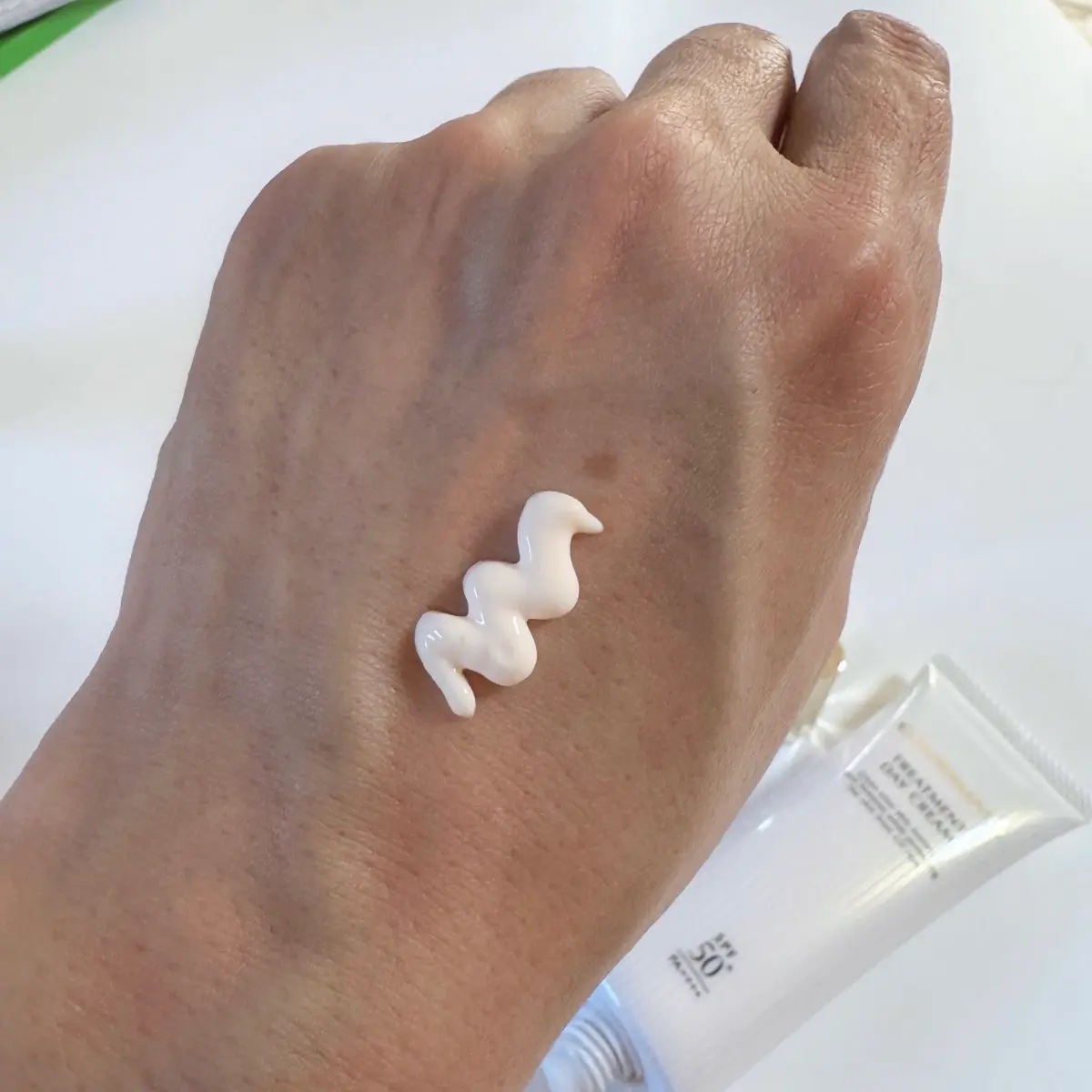 トリートメント デイ クリーム/COVERMARK/日焼け止めクリームを使ったクチコミ（2枚目）