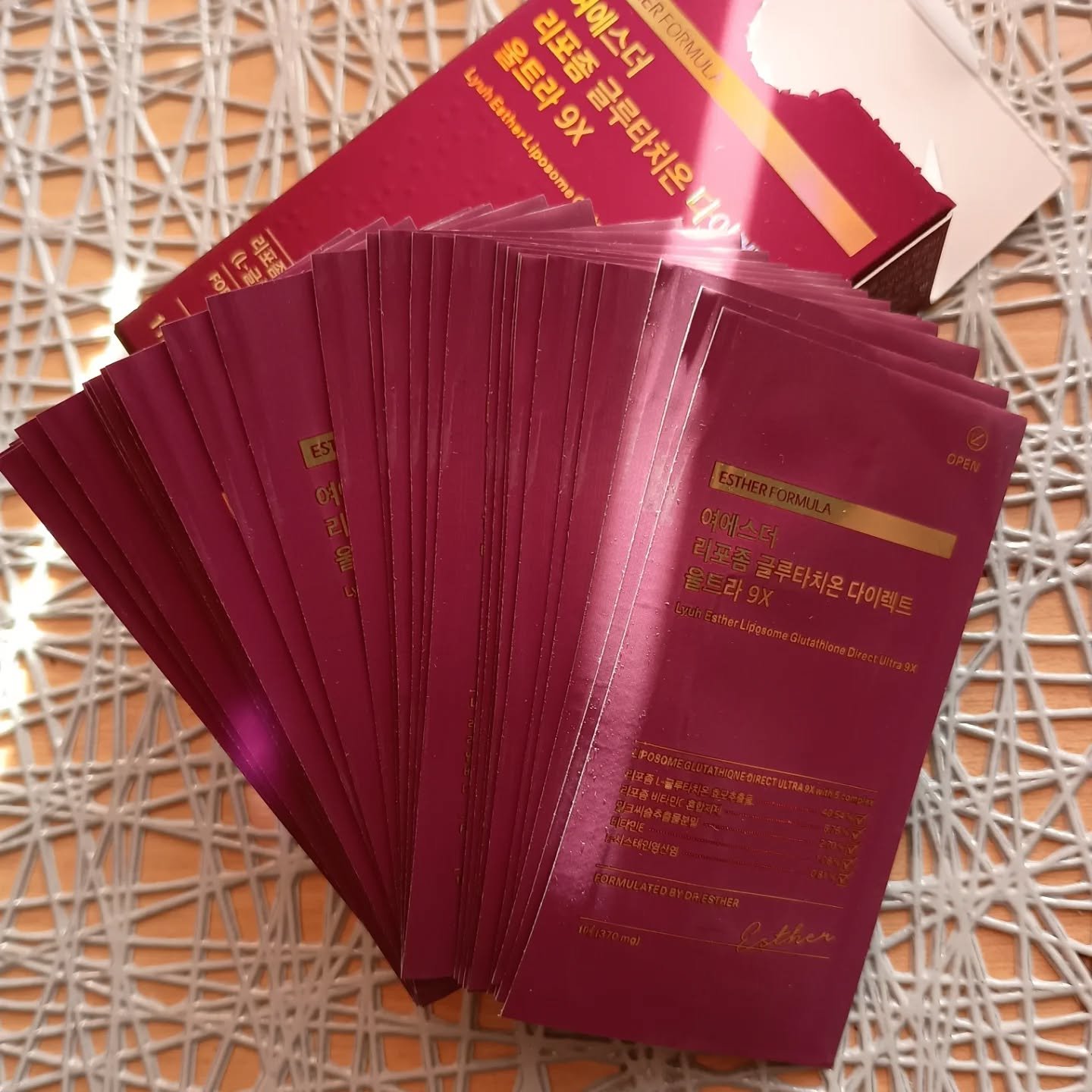 ヨエスターGLTダイレクトウルトラX/ESTHER FORMULA/美容サプリメントを使ったクチコミ（2枚目）