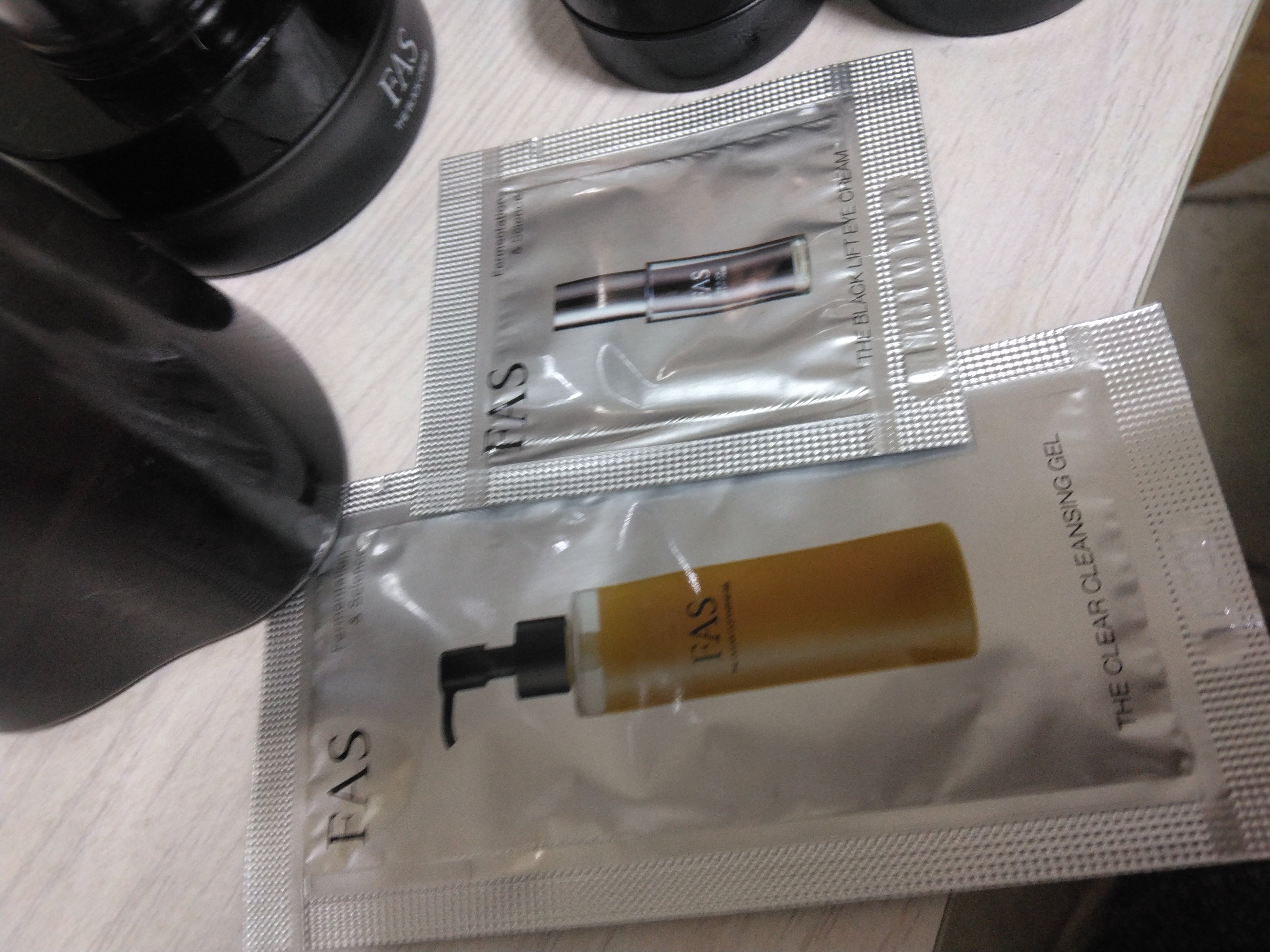 FAS ザ ブラック リフト アイクリーム/FAS/アイケア・アイクリームを使ったクチコミ（2枚目）