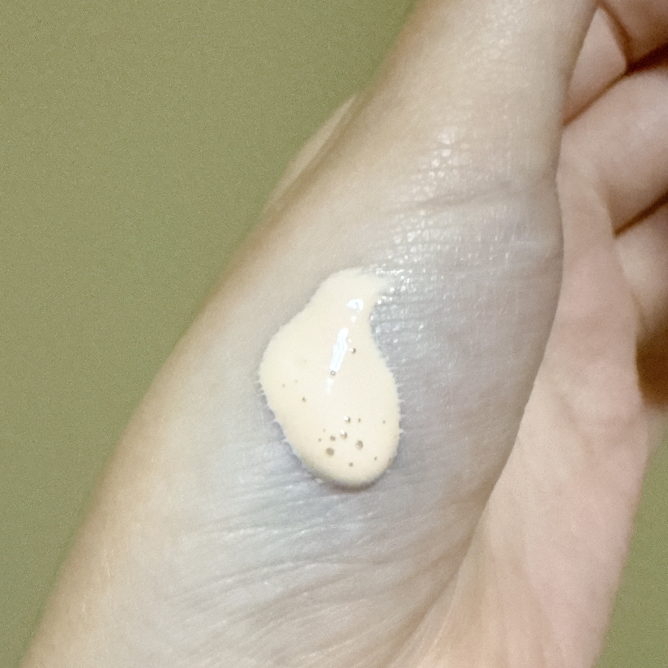 ライトリフレクティング　トーンアップヴェール/NARS/化粧下地を使ったクチコミ（2枚目）