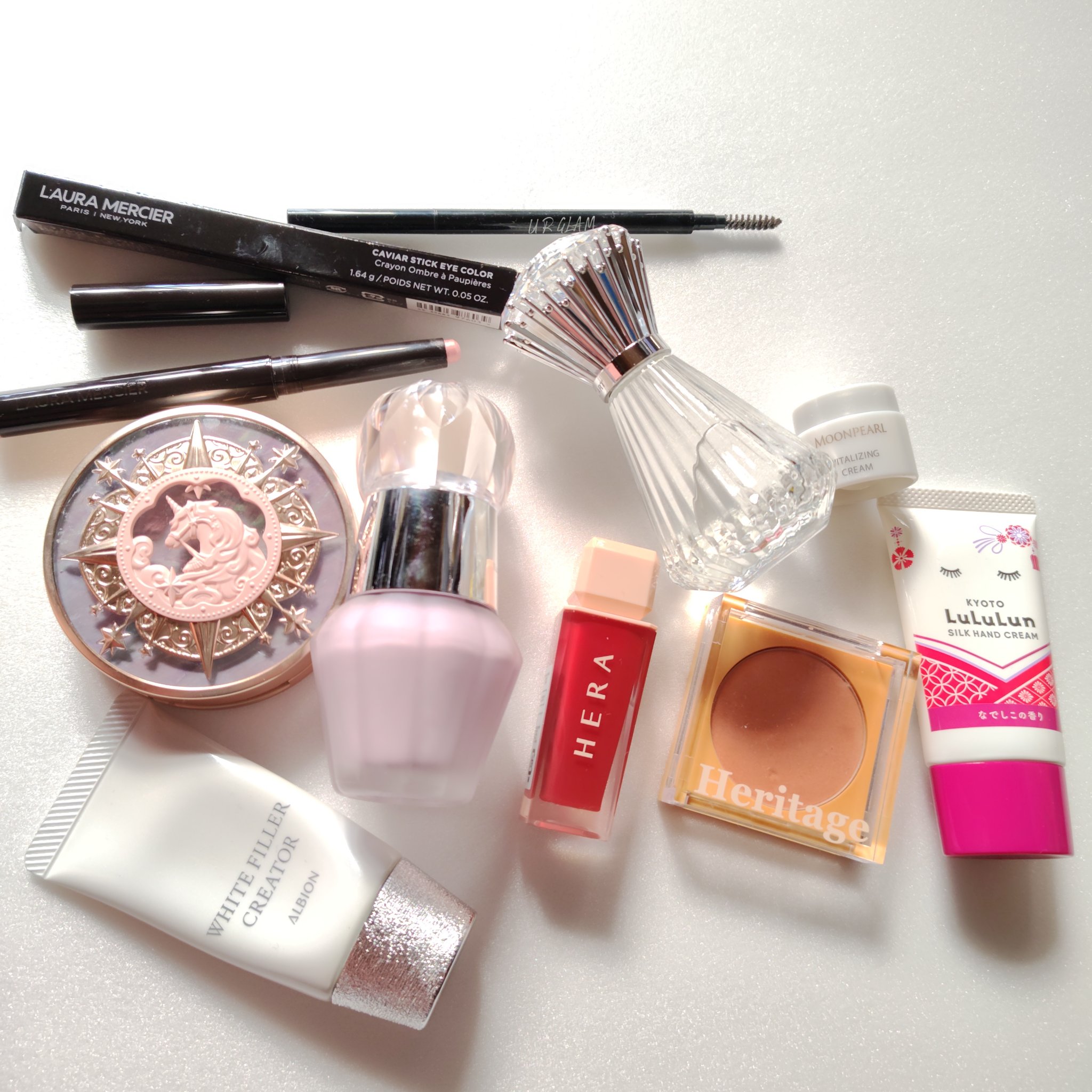 本日のコスメ
✼••┈┈••✼••┈┈••✼••┈┈••✼
♡　＃JILL STUART
＃ブリリアントジュエル パフュームド 
ヘアミスト
香りが持続するので
フレグランス 代わりにも


♡　＃ミキモト コスメティックス
＃ムーンパール