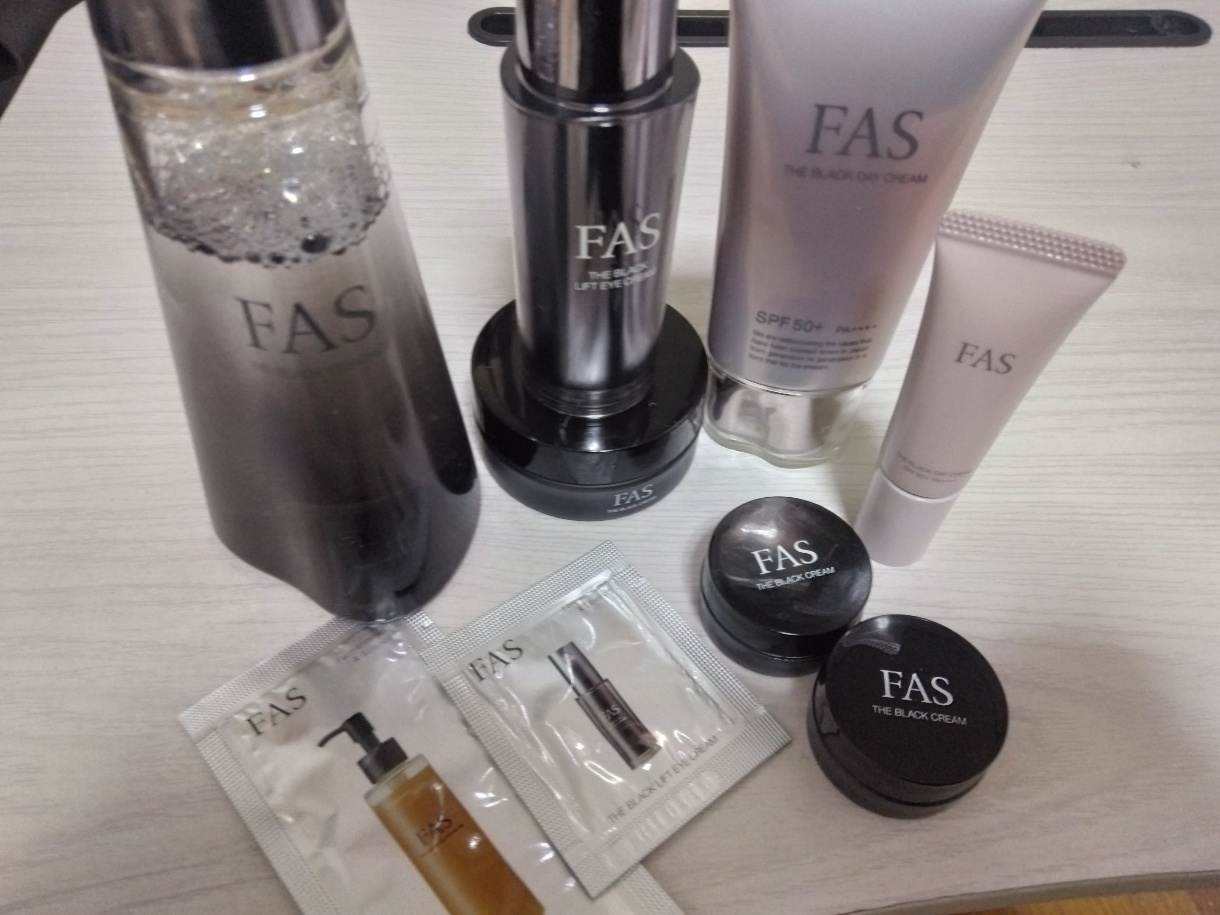 FAS ザ ブラック リフト アイクリーム/FAS/アイケア・アイクリームを使ったクチコミ（1枚目）