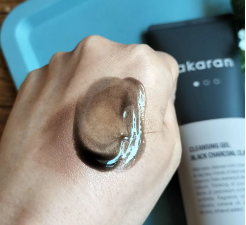 ブラックジェルクレンジング/.akaran/クレンジングジェルを使ったクチコミ(3枚目)