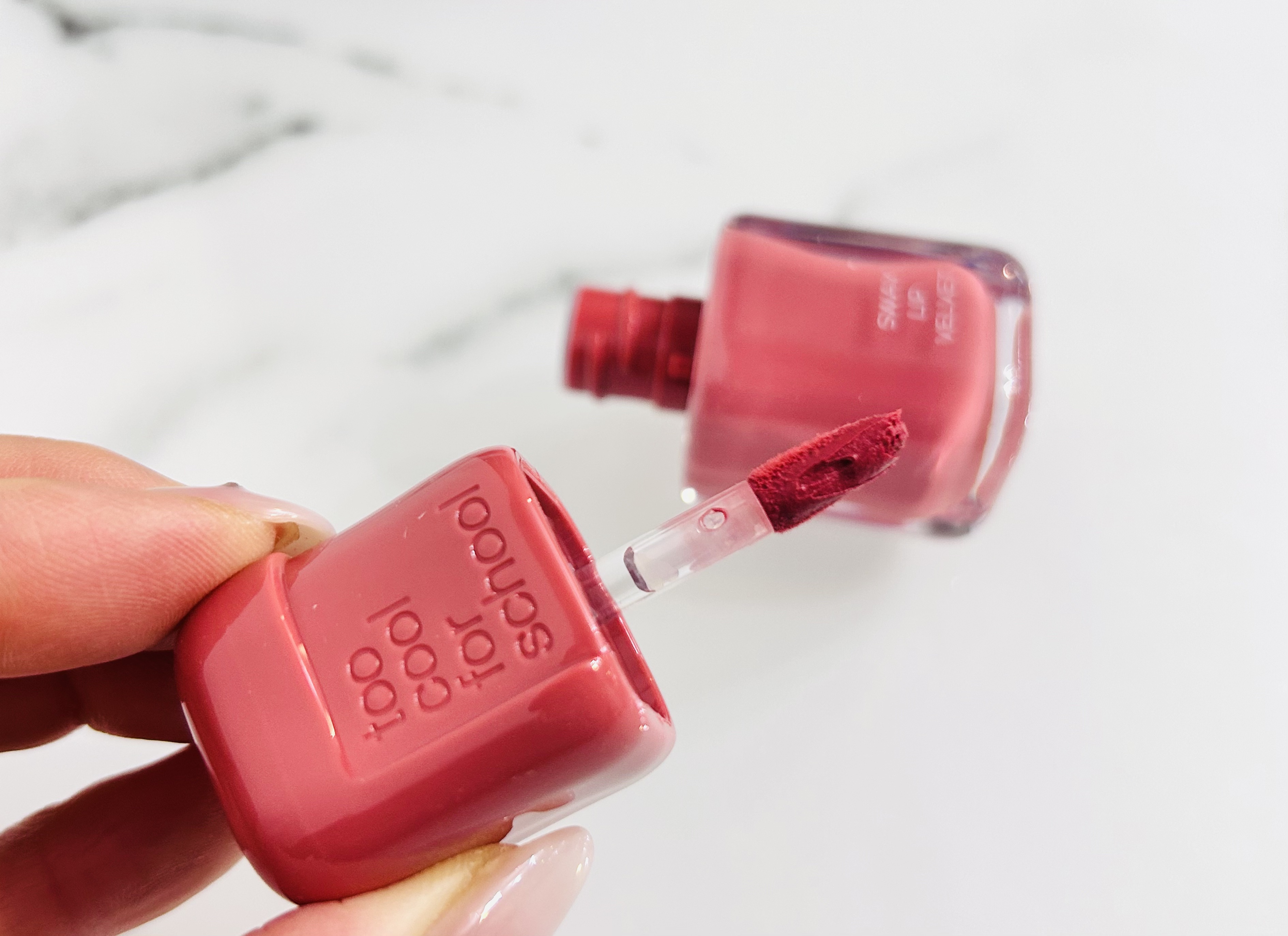 スウェイリップベルベット/too cool for school/リップティントを使ったクチコミ（3枚目）