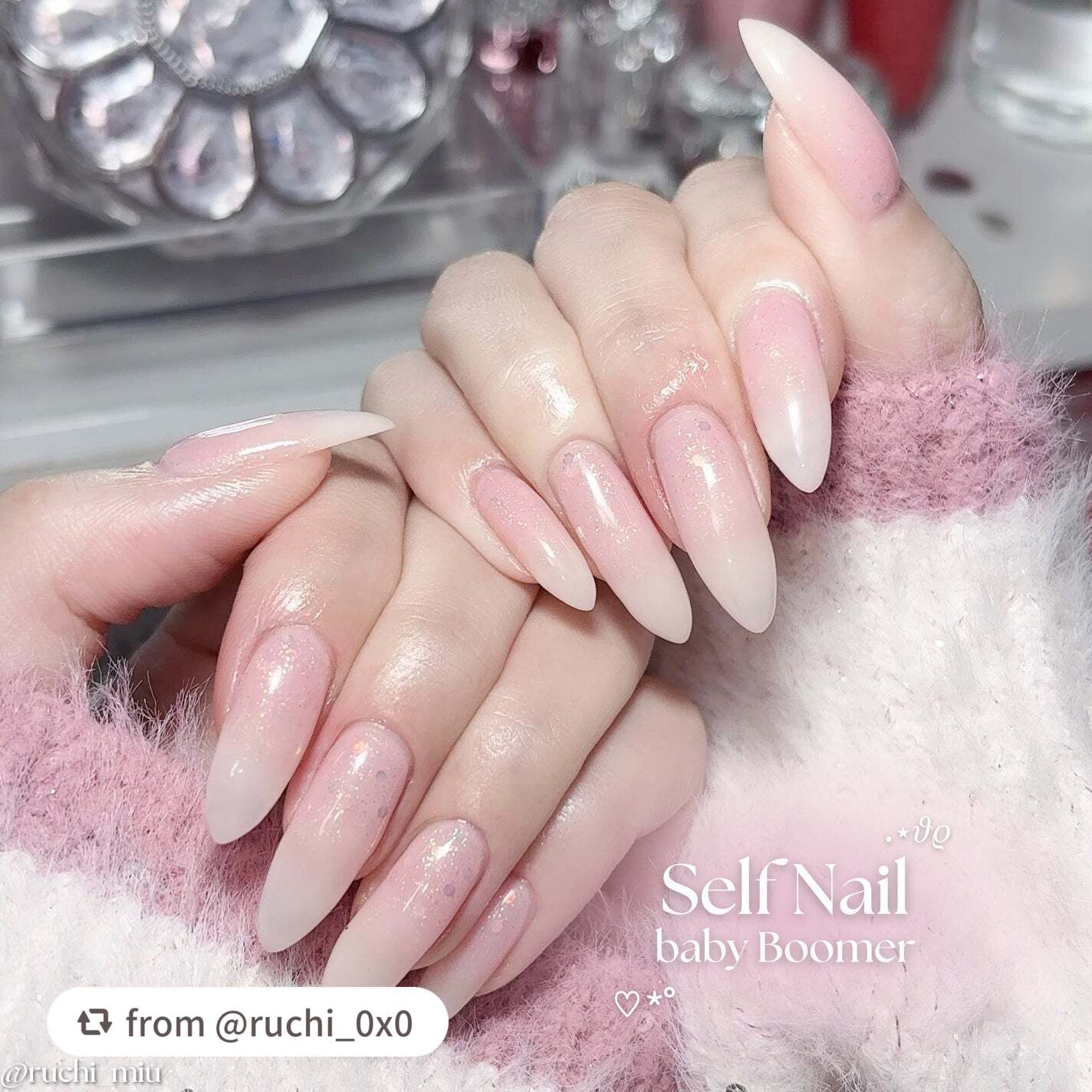 【ruchi_0x0さんから引用】

“セルフネイル記録🎀💅🏻🪽

【使用したジェル】
♦ Gelée by Decorative Nail はがせるベースジェル
♦ LULUGEL ベースジェル/ハードトップジェル
♦ DAISO