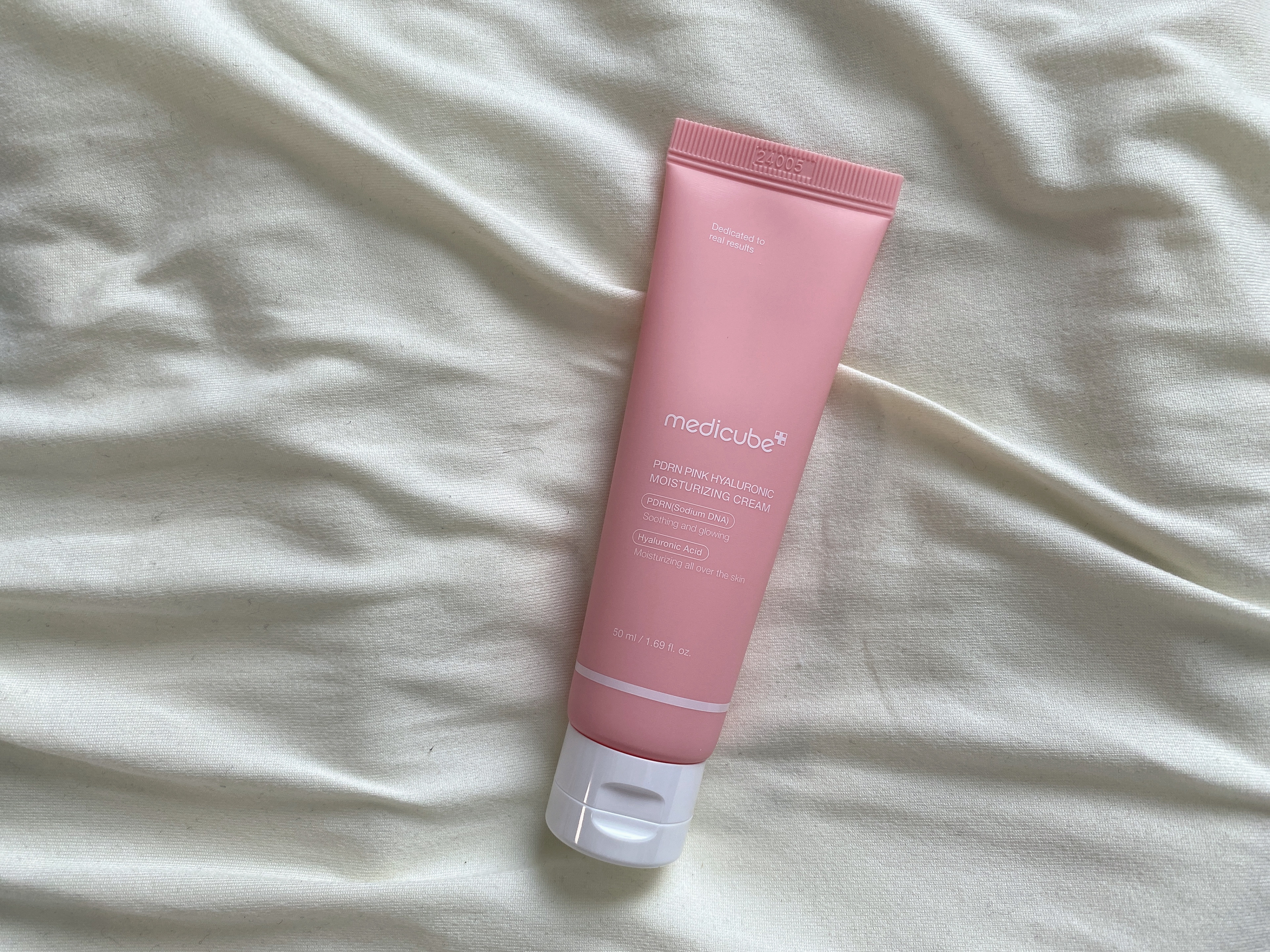 💓MEDICUBE　PDRN ピンク ヒアルロニック 水分クリーム💓
50ml

冬場にちょうど良い！

❤️GOOD❤️
・保湿力◎
・ベタつきにくい
・モチモチ肌になる
・ハリ感を感じる
・チューブタイプで使いやすい

💔BAD�