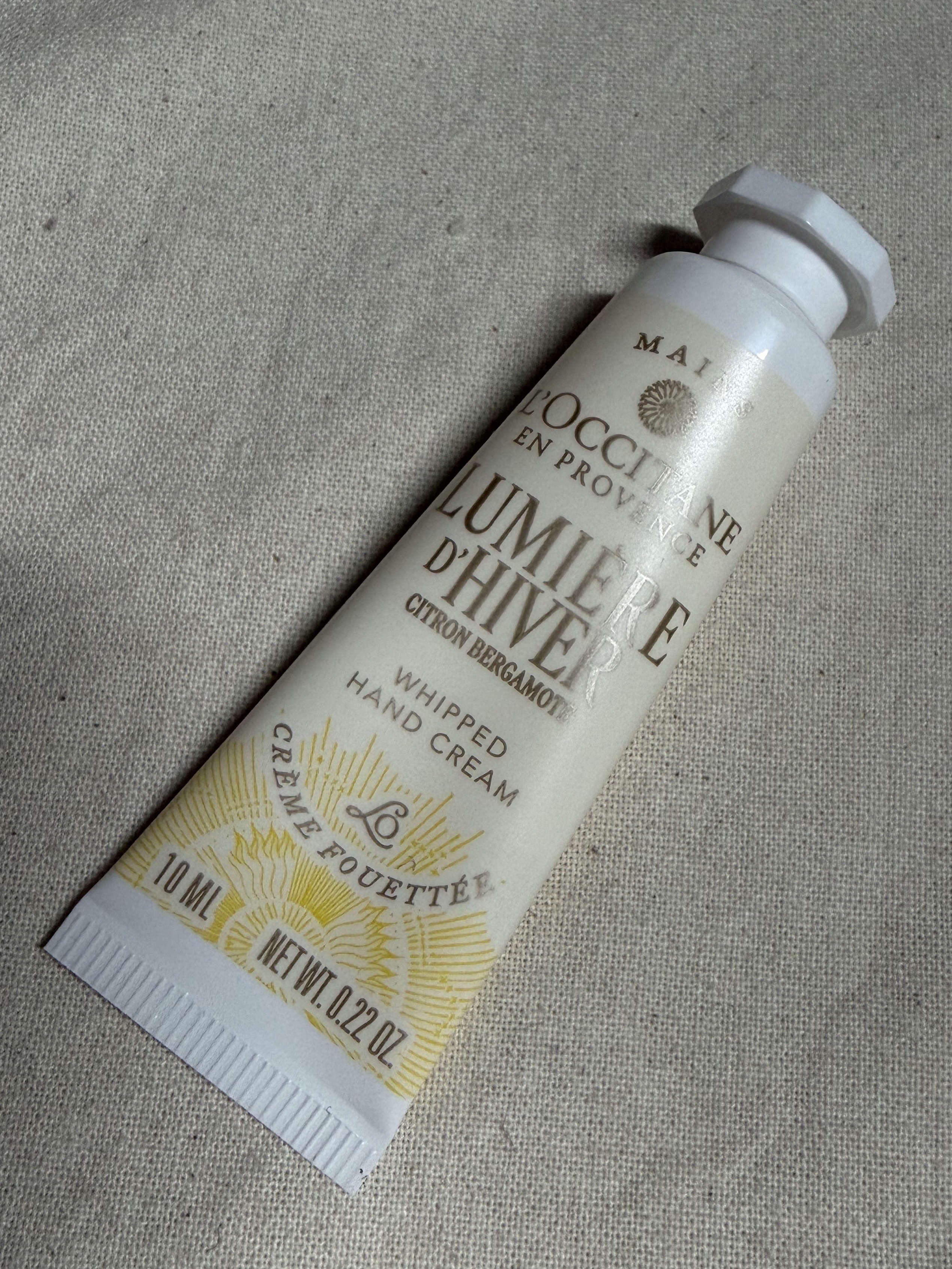 ルミエール ディヴェール ホイップハンドクリーム/L'OCCITANE/ハンドクリームを使ったクチコミ（2枚目）