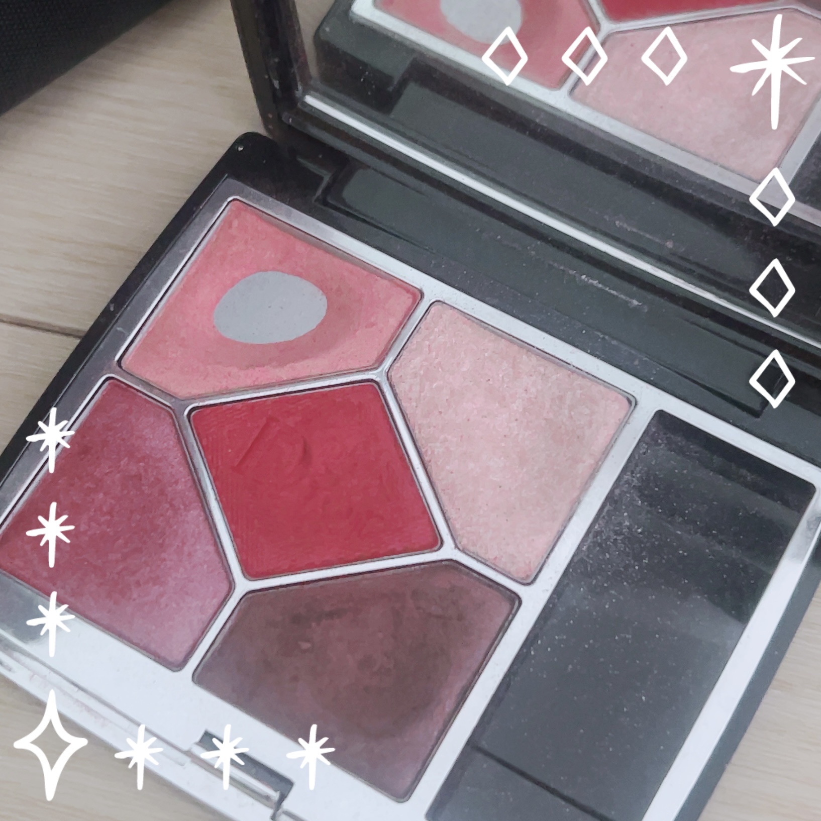 Dior ディオールショウ サンク クルールのクチコミ「Dior
ディオールショウ サンク クルール
¥9,570
────────────
有名アイ.....」（1枚目）