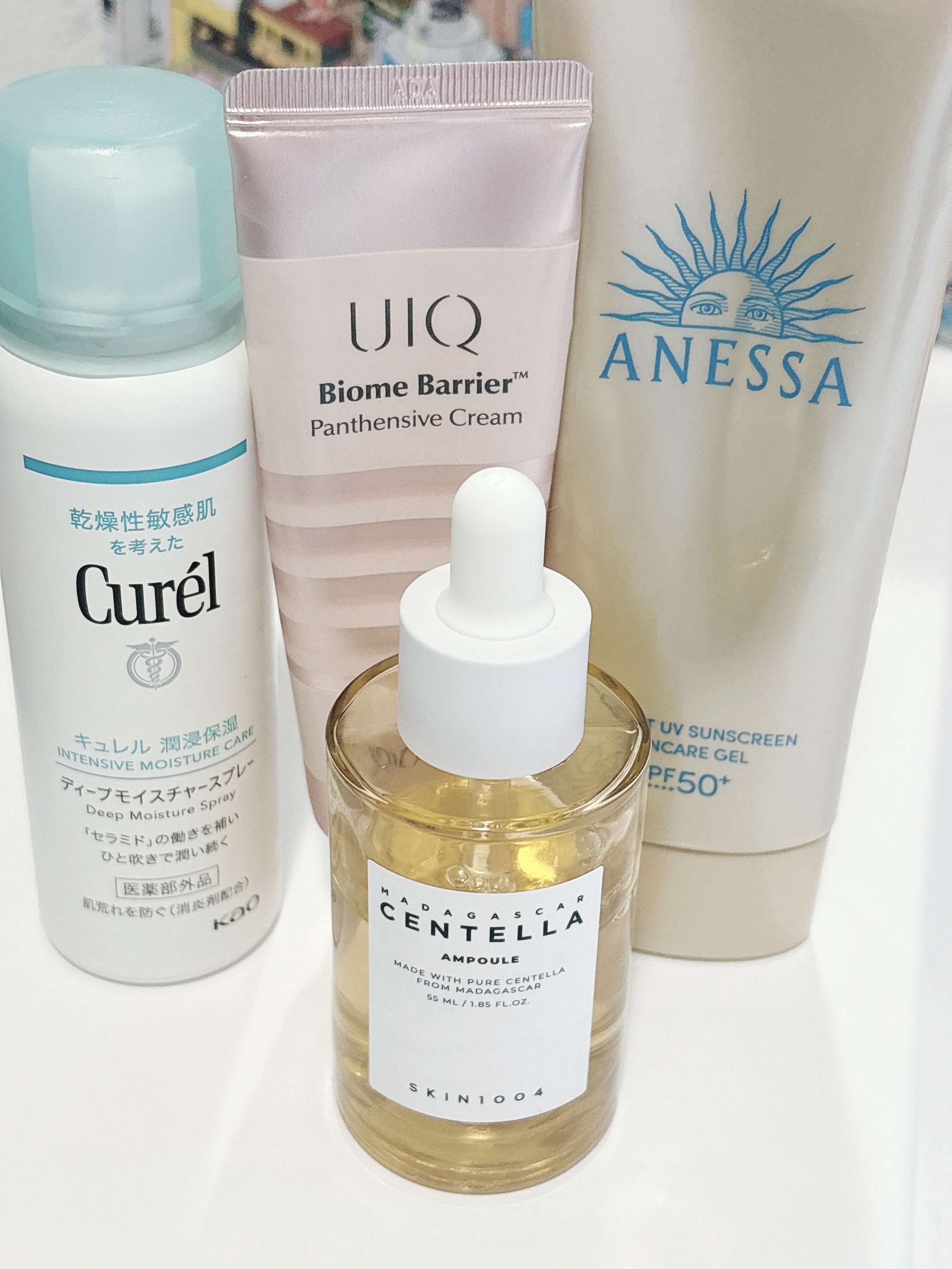 モーニングスキンケア☀️

最近お肌が絶不調になる時ある🥲

私の場合瞼が赤くなって痒くなる…

クレンジングが私には強すぎるのかな…


前はアゼライン酸が私には強いみたいでアゼライン酸は顔にはあんまり使わないって決めた🥲首は大丈夫だ