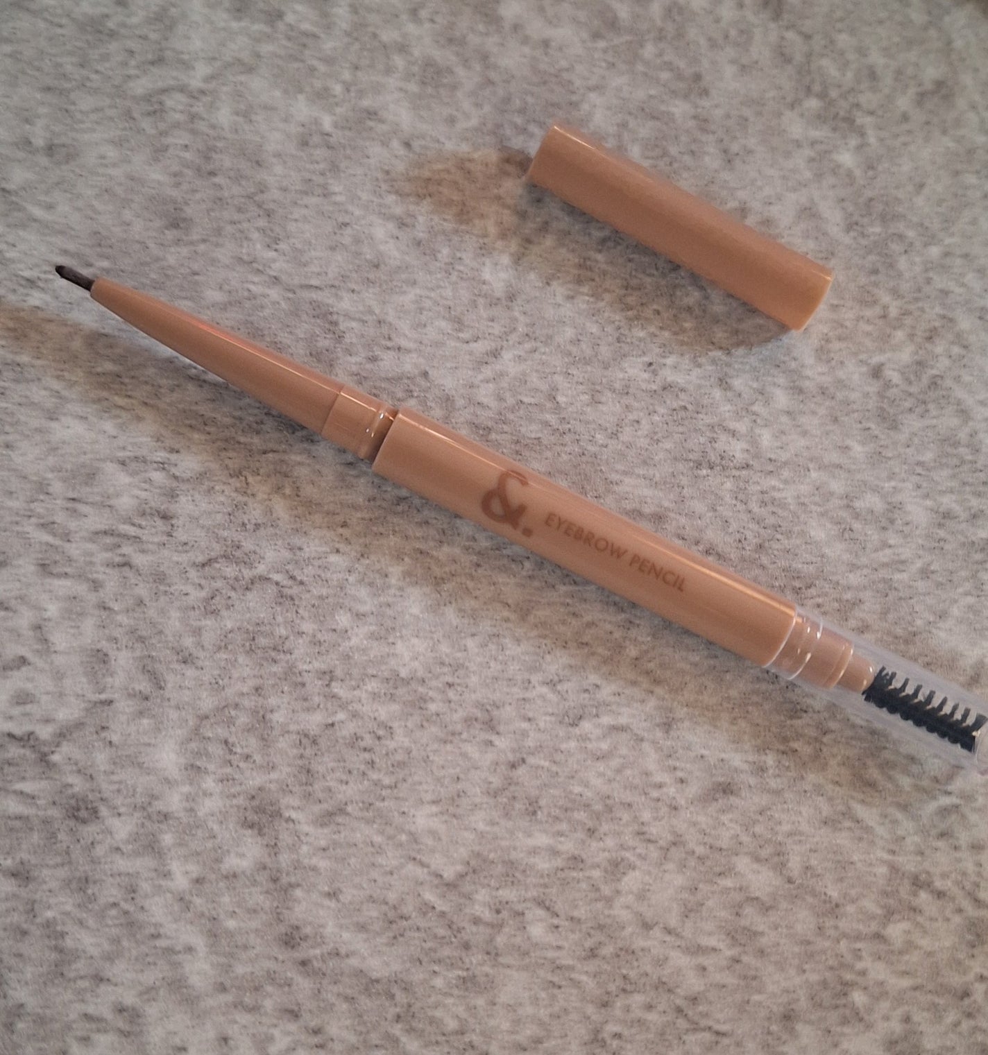 &.眉ペンシル 丸芯 ブラシ付き/DAISO/アイブロウペンシルを使ったクチコミ(2枚目)