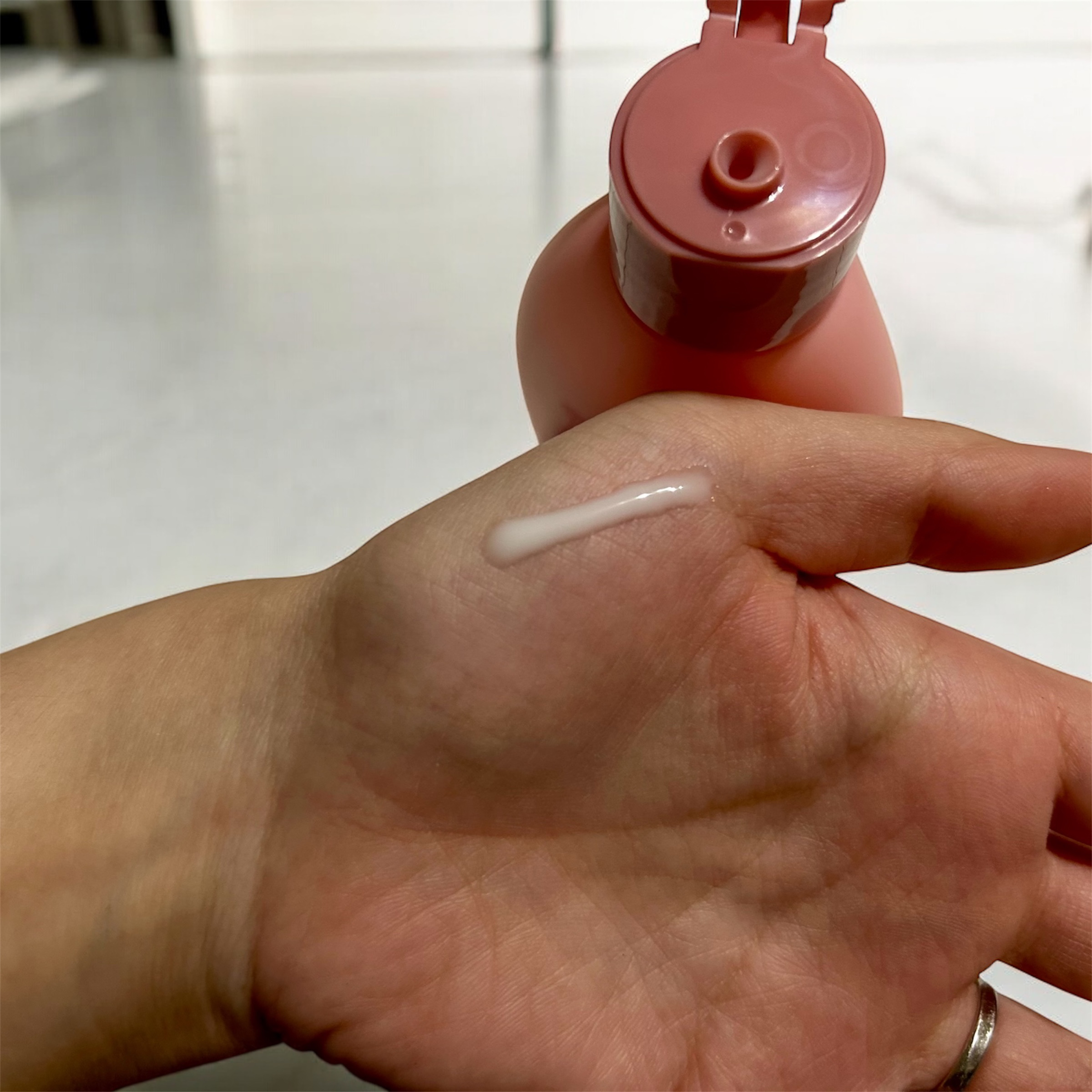 ホルモン美容乳液/クラブ/オールインワン化粧品を使ったクチコミ（3枚目）