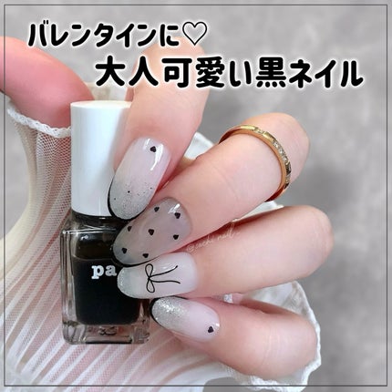 大人可愛いシースルーブラック🖤
How toは3,4枚目に😘
ハートの極小ホログラムはセリアやキャンドゥでも購入できます🙌🏻
薬指はN29番を2度塗りして爪先にSV018A番を重ね塗りしてリボンシー