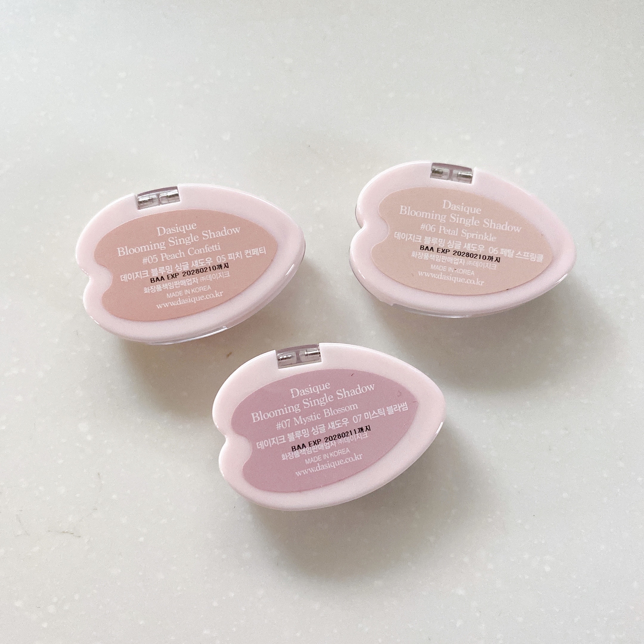 ブルーミングシングルシャドウ 07 ミスティックブロッサム/dasique/単色アイシャドウを使ったクチコミ（3枚目）