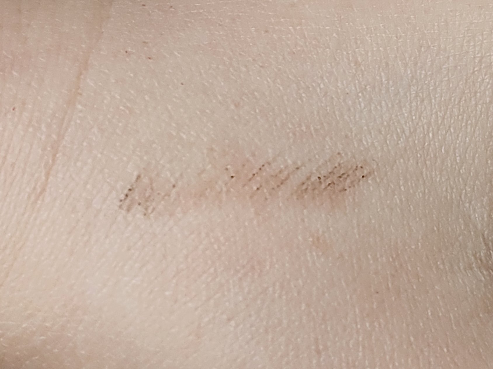 ケイト アイブロウペンシルスーパースリム0.8 BR-5 グレイッシュブラウン/KATE/アイブロウペンシルを使ったクチコミ（2枚目）