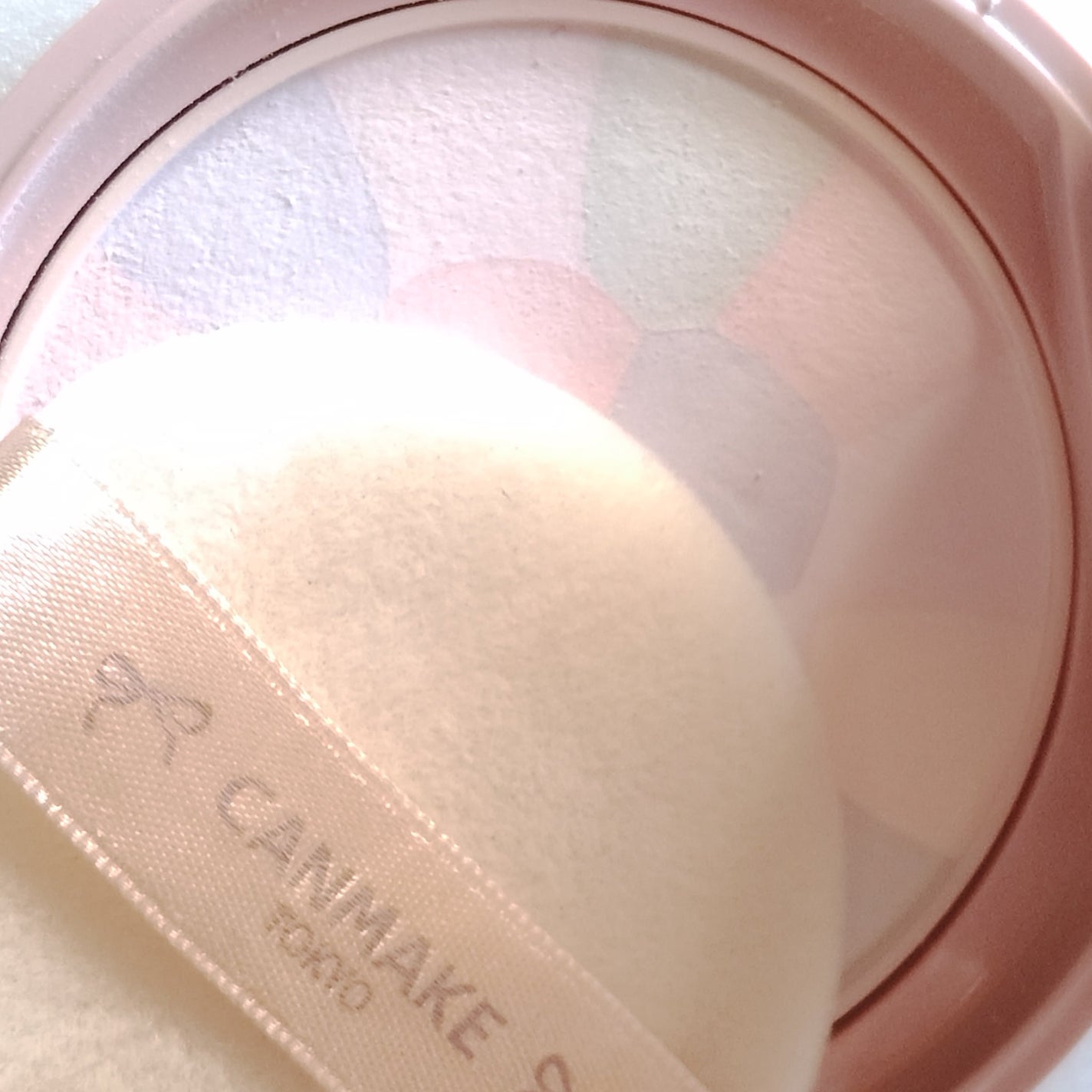 イルミネイティングフィニッシュパウダー ~Abloom~/キャンメイク/プレストパウダーを使ったクチコミ(4枚目)